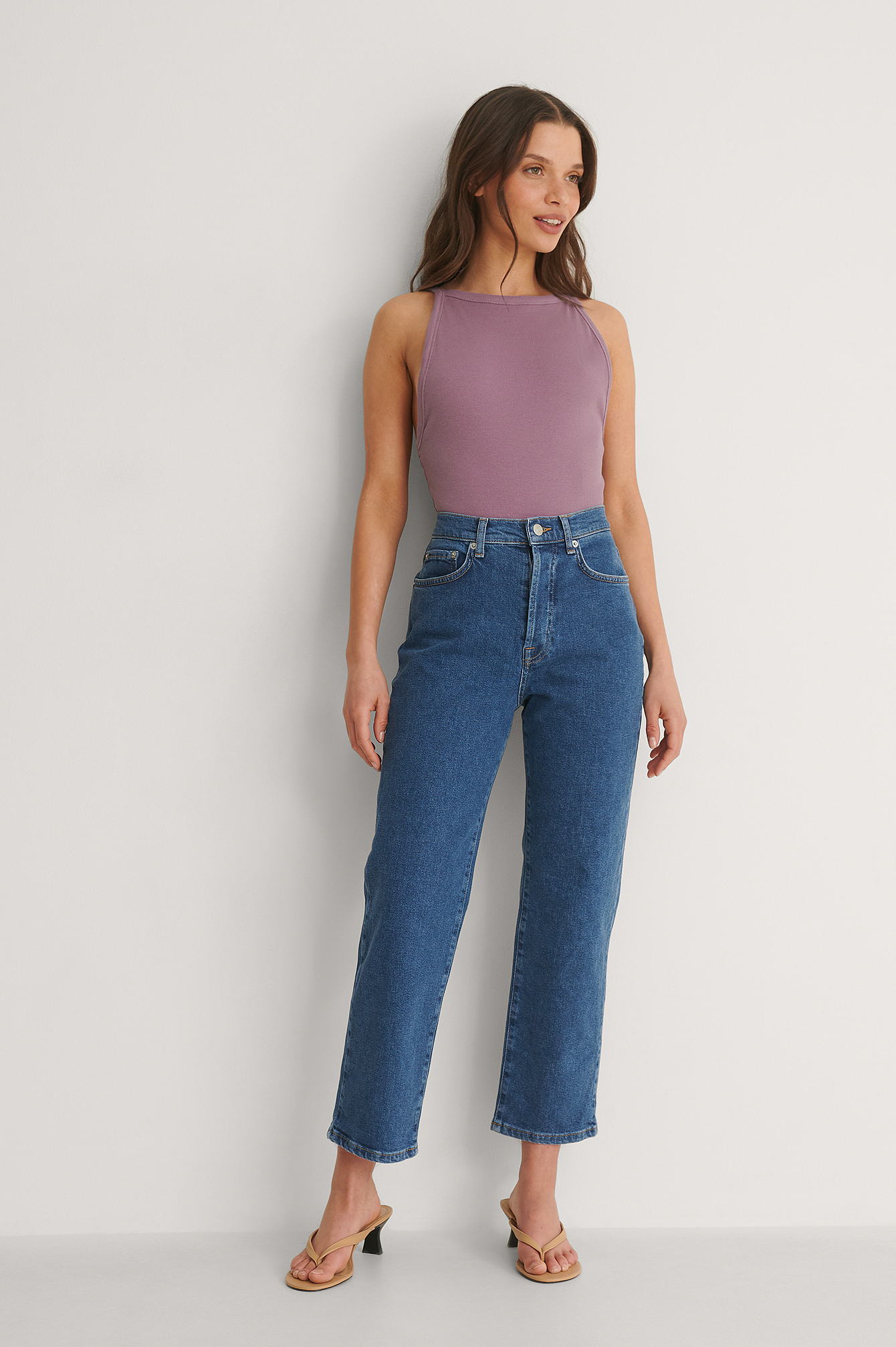 NA-KD Straight High Waist Jeans Petite Outfit