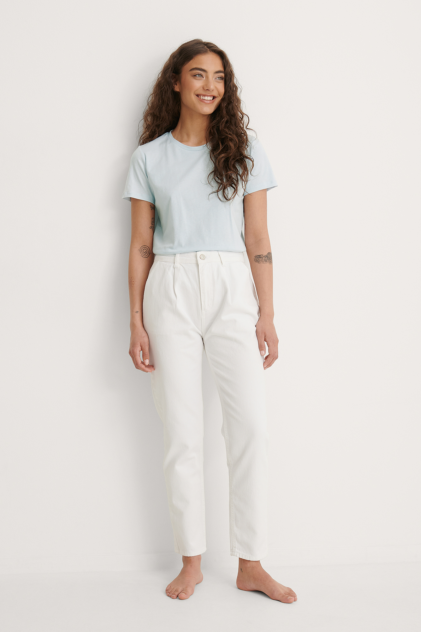 Organic High Waist Pleated Jeans Outfit.