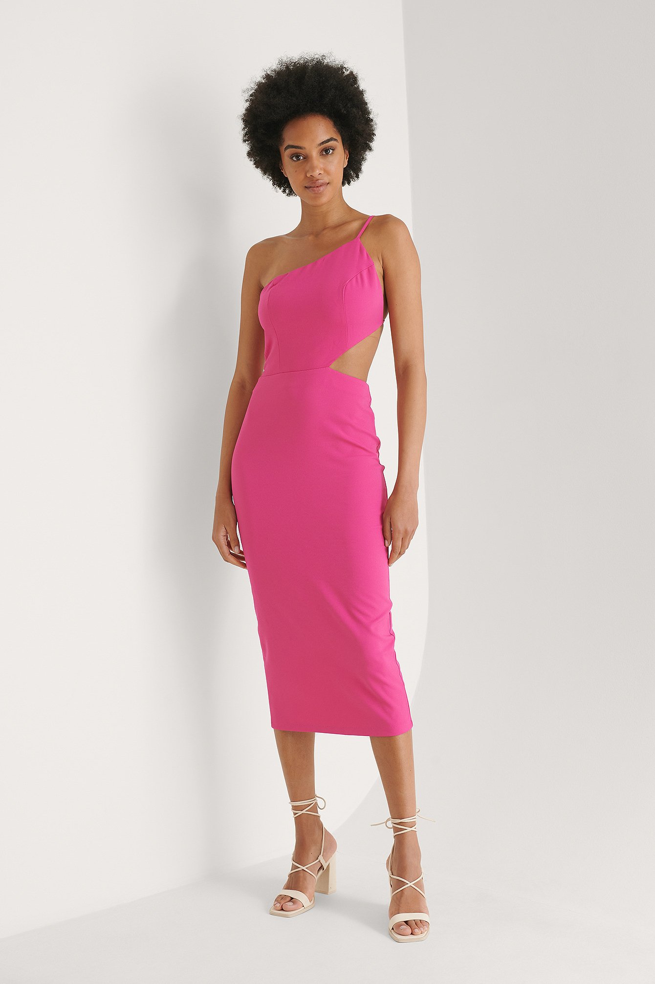 Midikleid Mit Cut-Out Rosa | na-kd.com