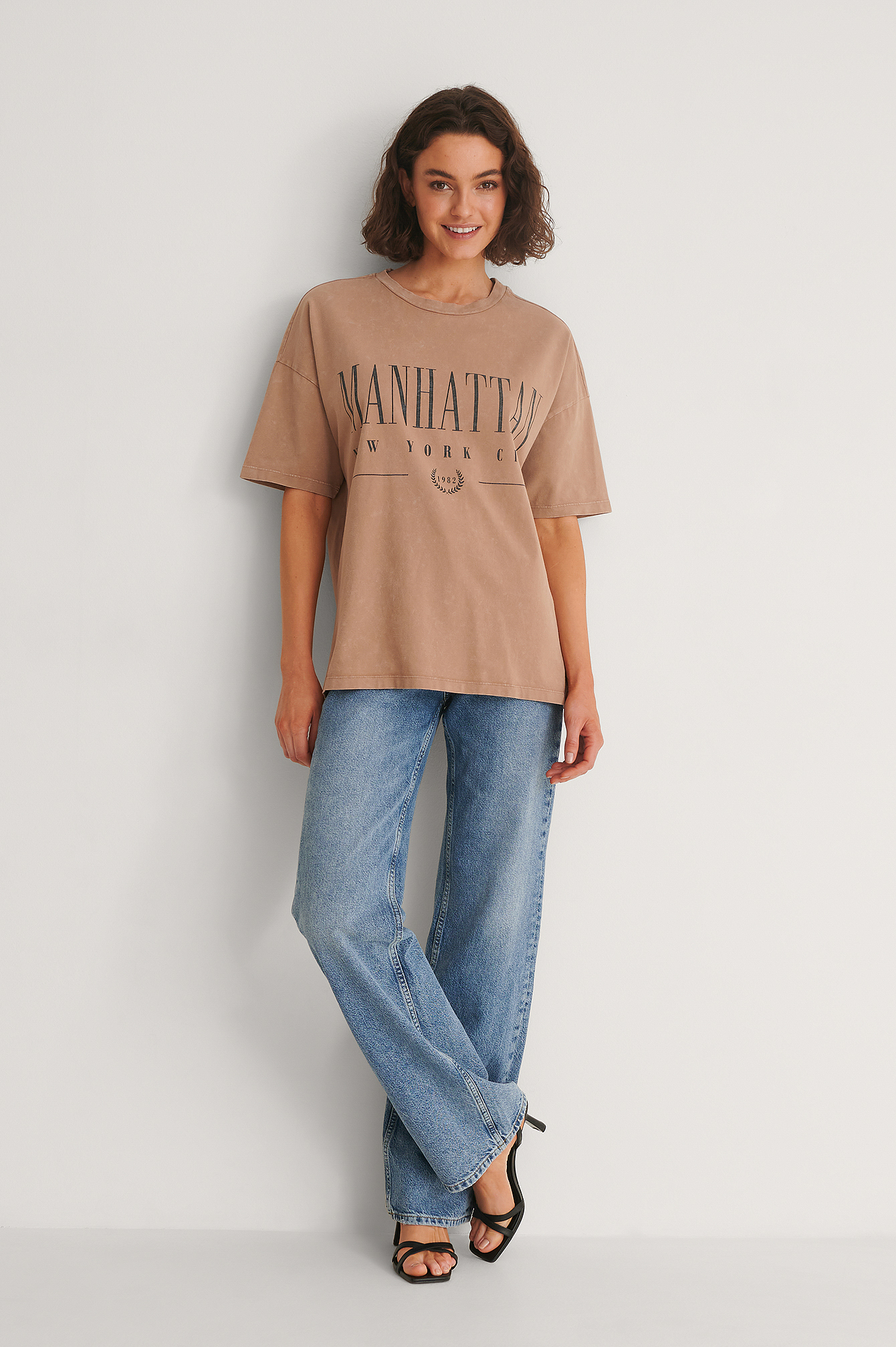Manhattan Printed Tee Outfit.