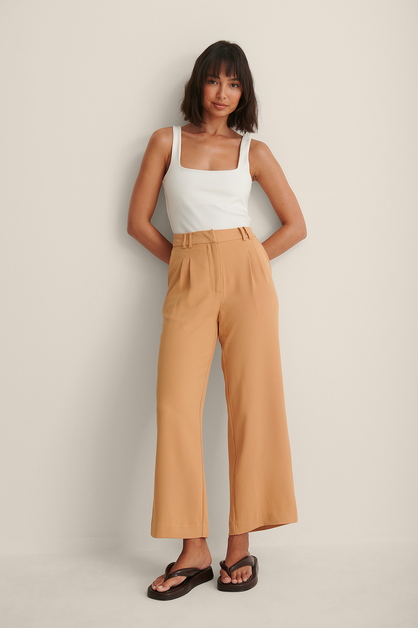Elastic Waist Loose Fit Pants Outfit.
