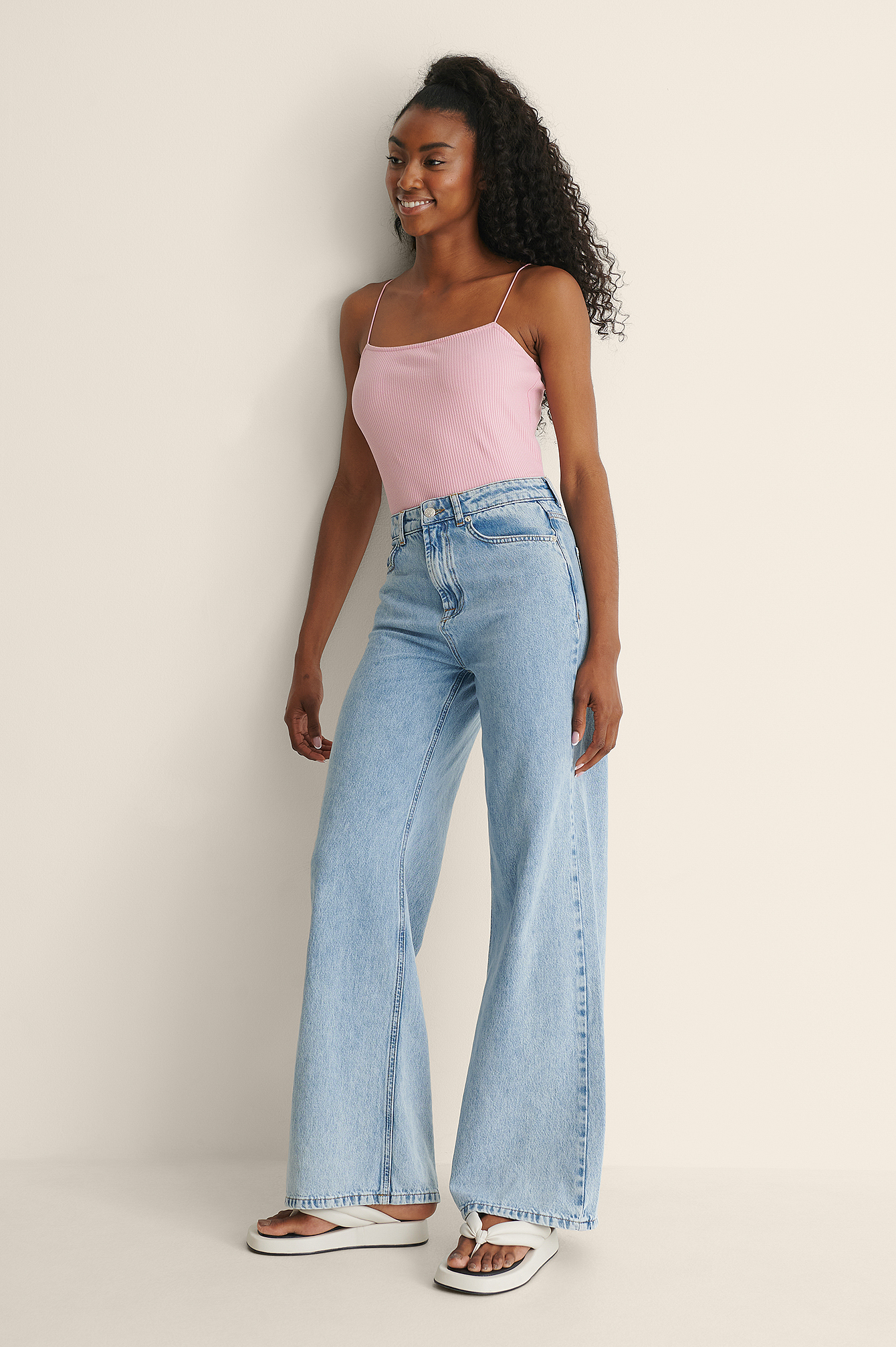 NA-KD Trend Soft Rigid Wide Jeans - High Waisted Jeans - Blue - EU 42