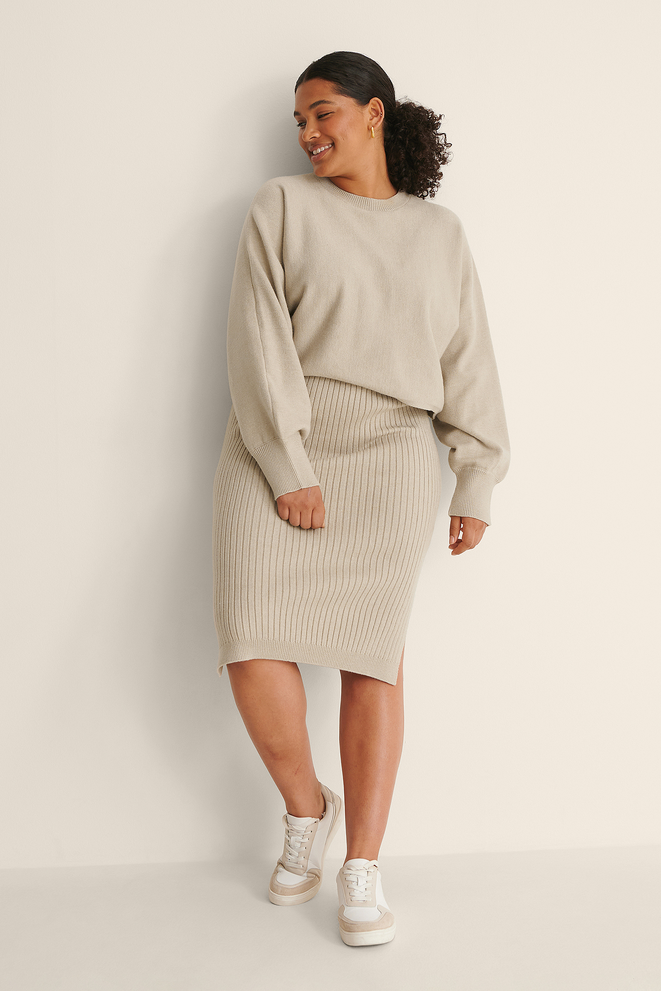 Round Neck Cropped Knitted Sweater Outfit.