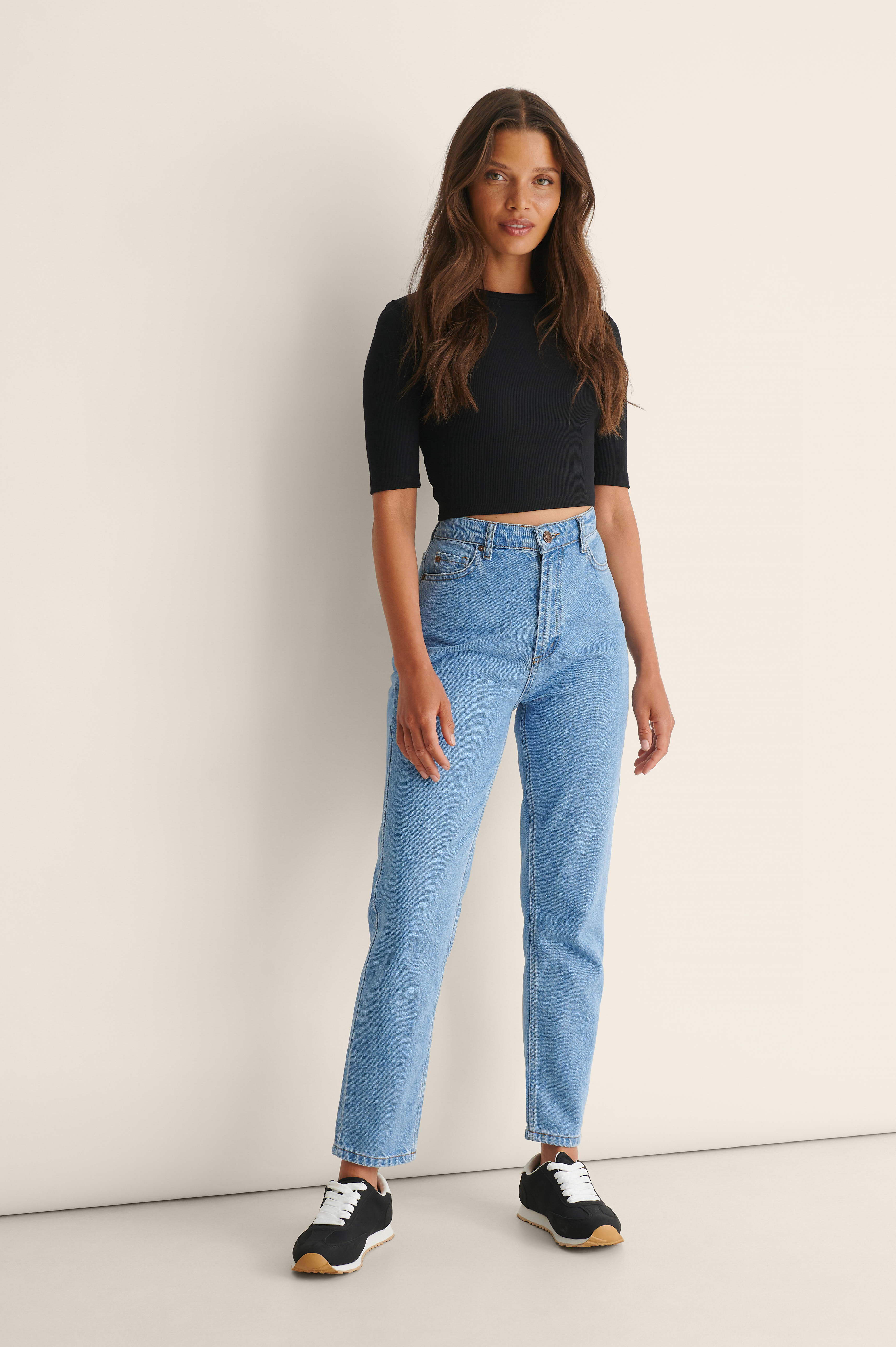 High Waist Mom Jeans Outfit.