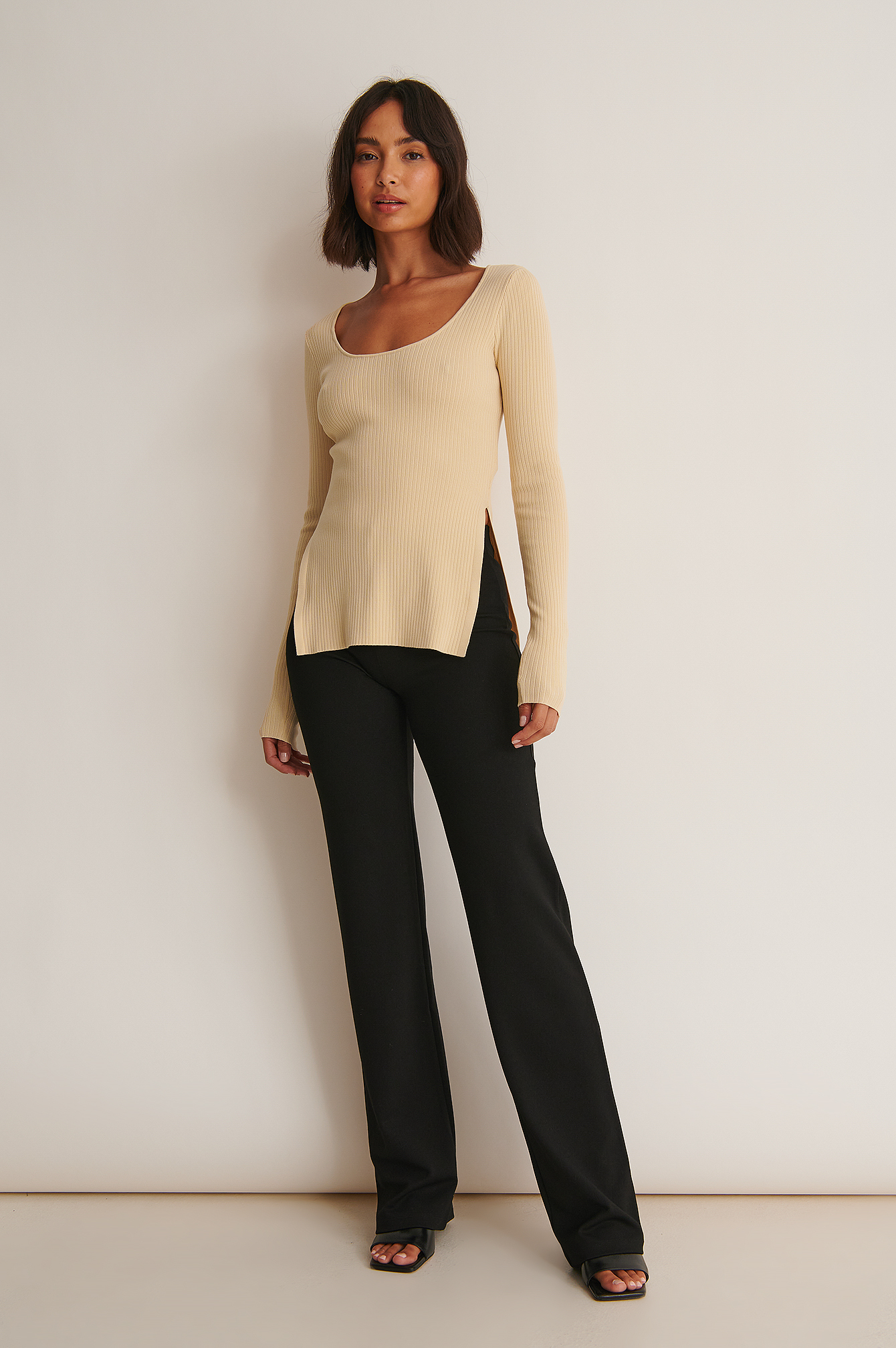 Side Slit Long Sleeve Top Beige | na-kd.com
