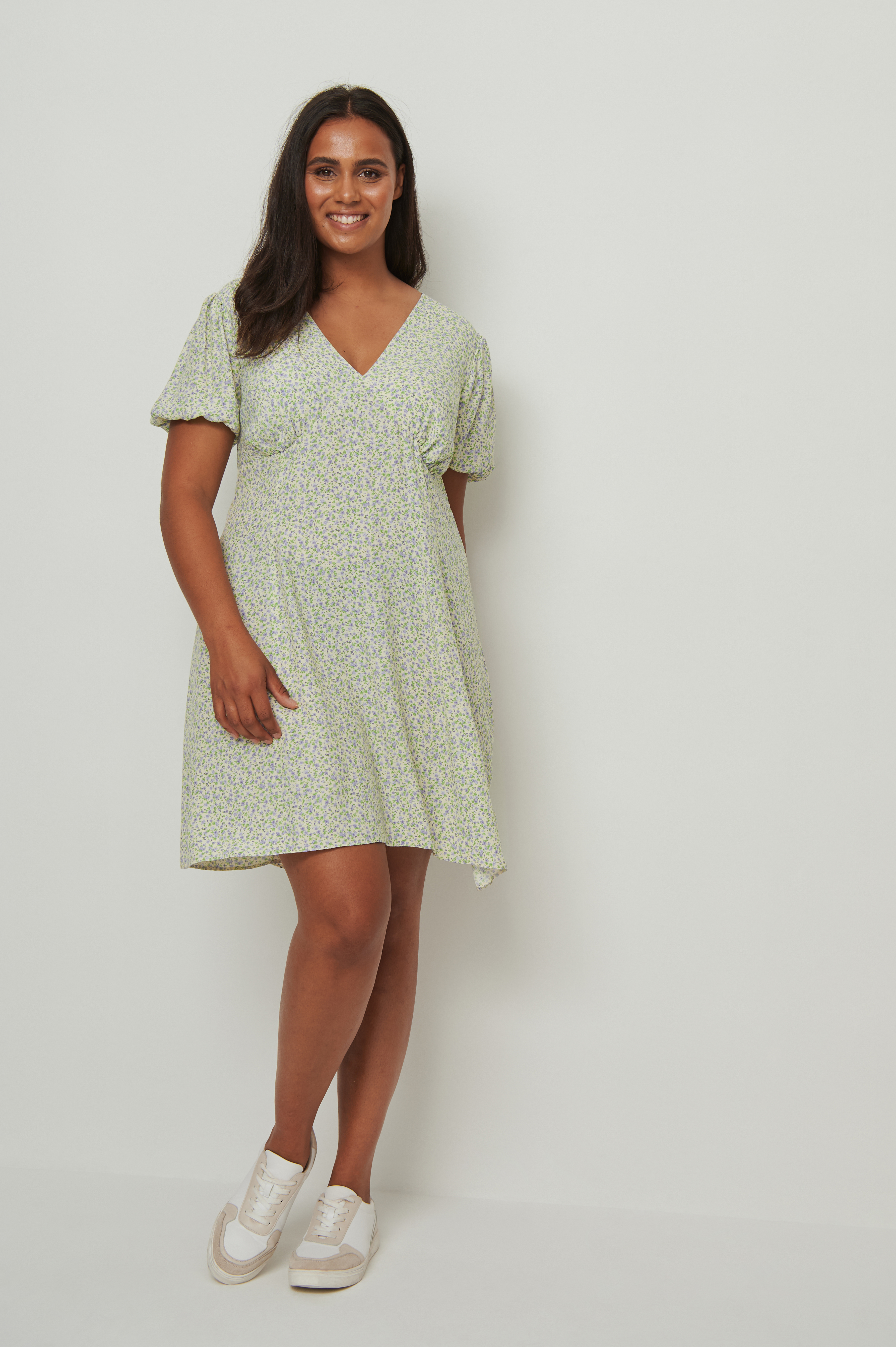 V-neck Mini Dress Flower | na-kd.com