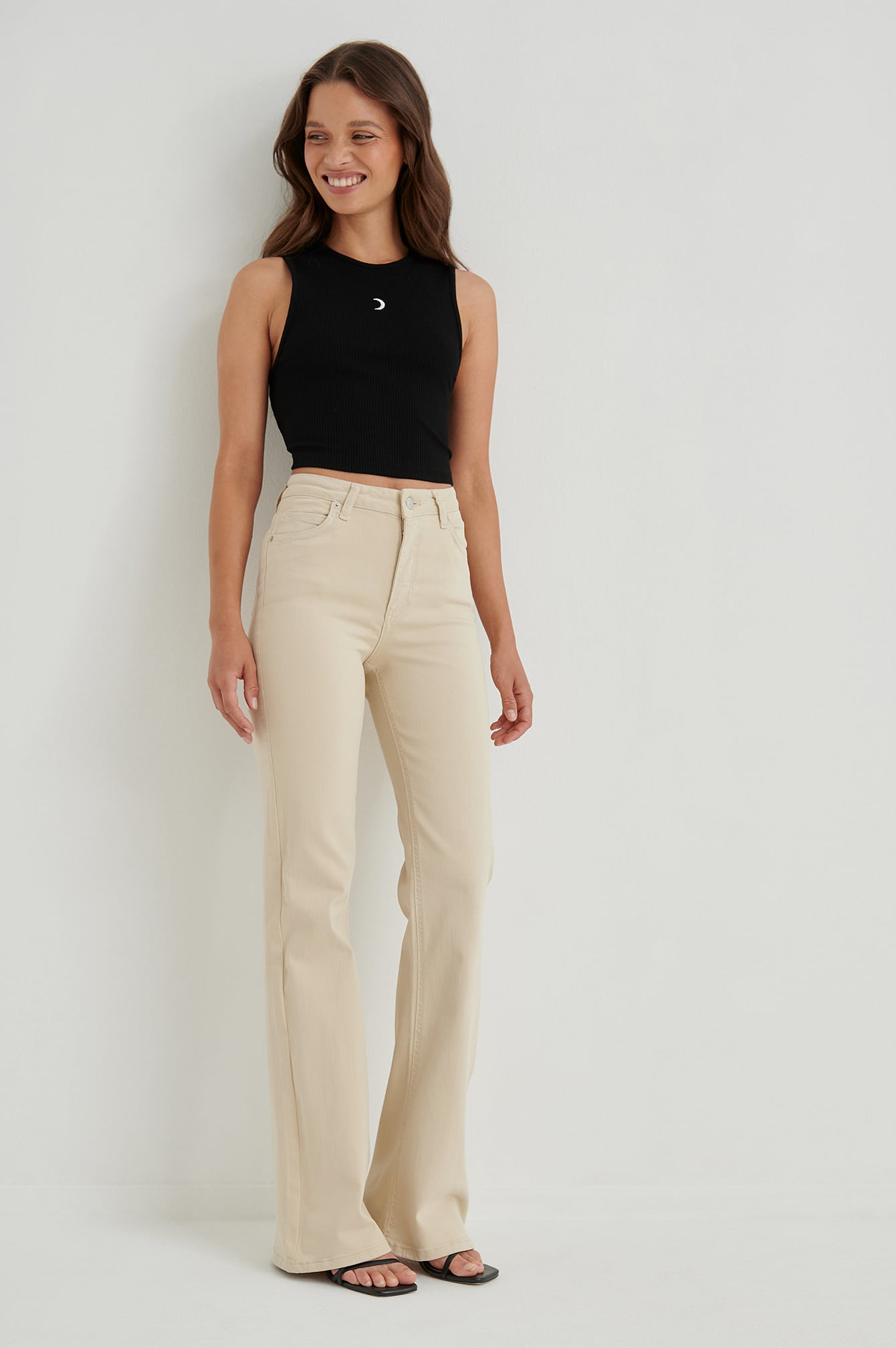 Mid Rise Flared Jeans Beige | na-kd.com
