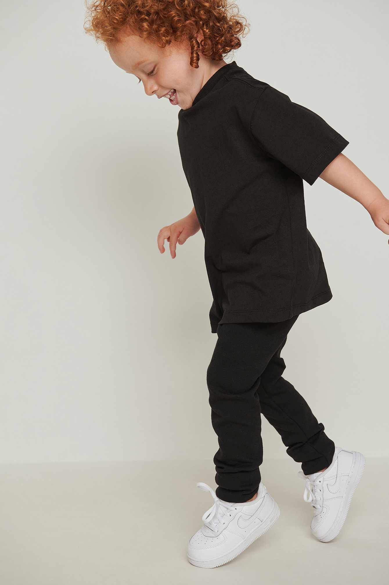 Legging pesanti in tessuto organico Nero | na-kd.com
