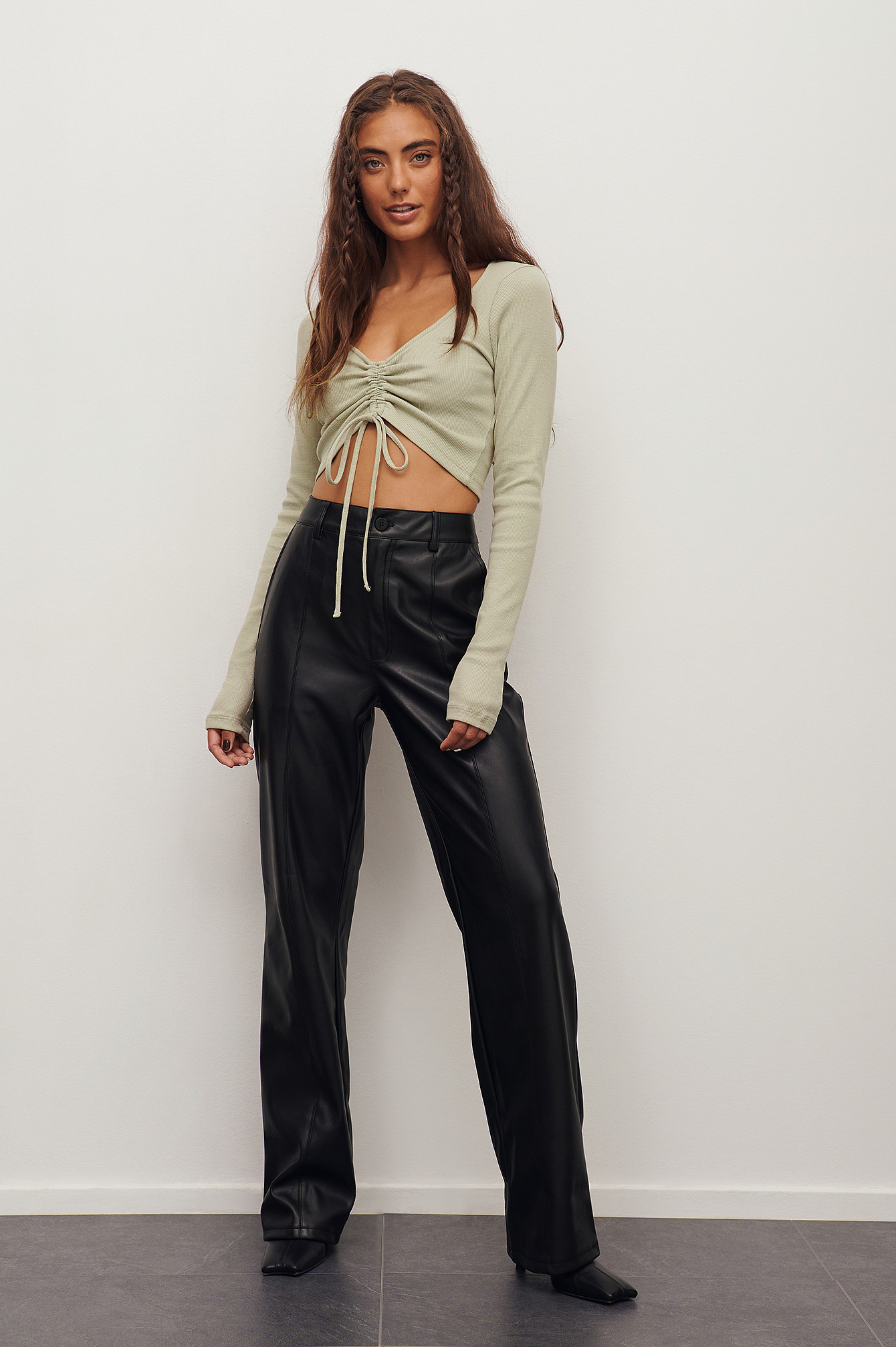 Drawstring Cropped Top Outfit.