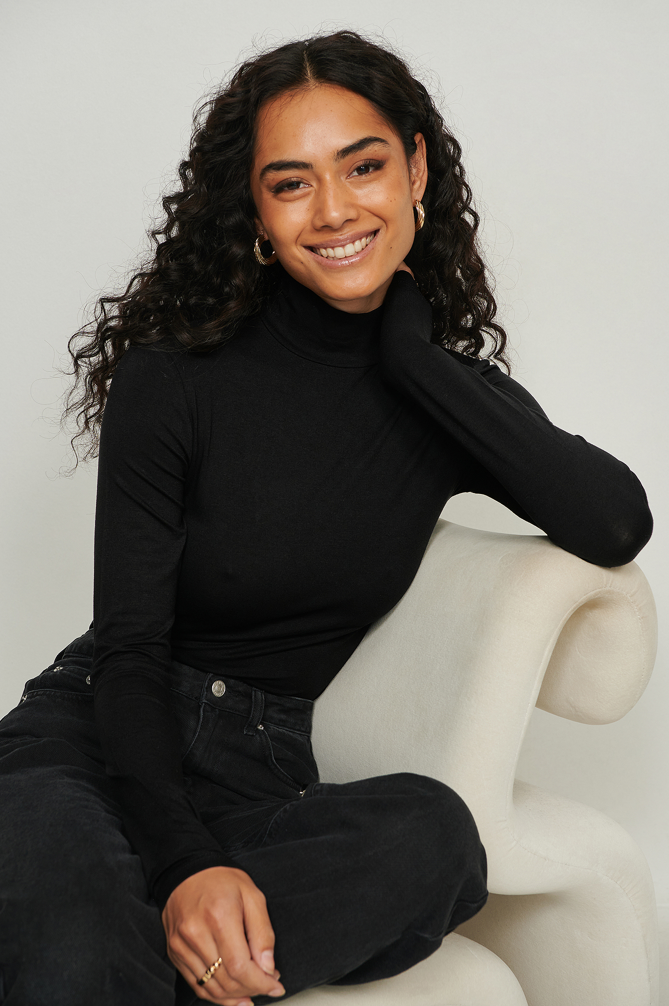 Long Sleeved Turtle Neck Sweater Black 