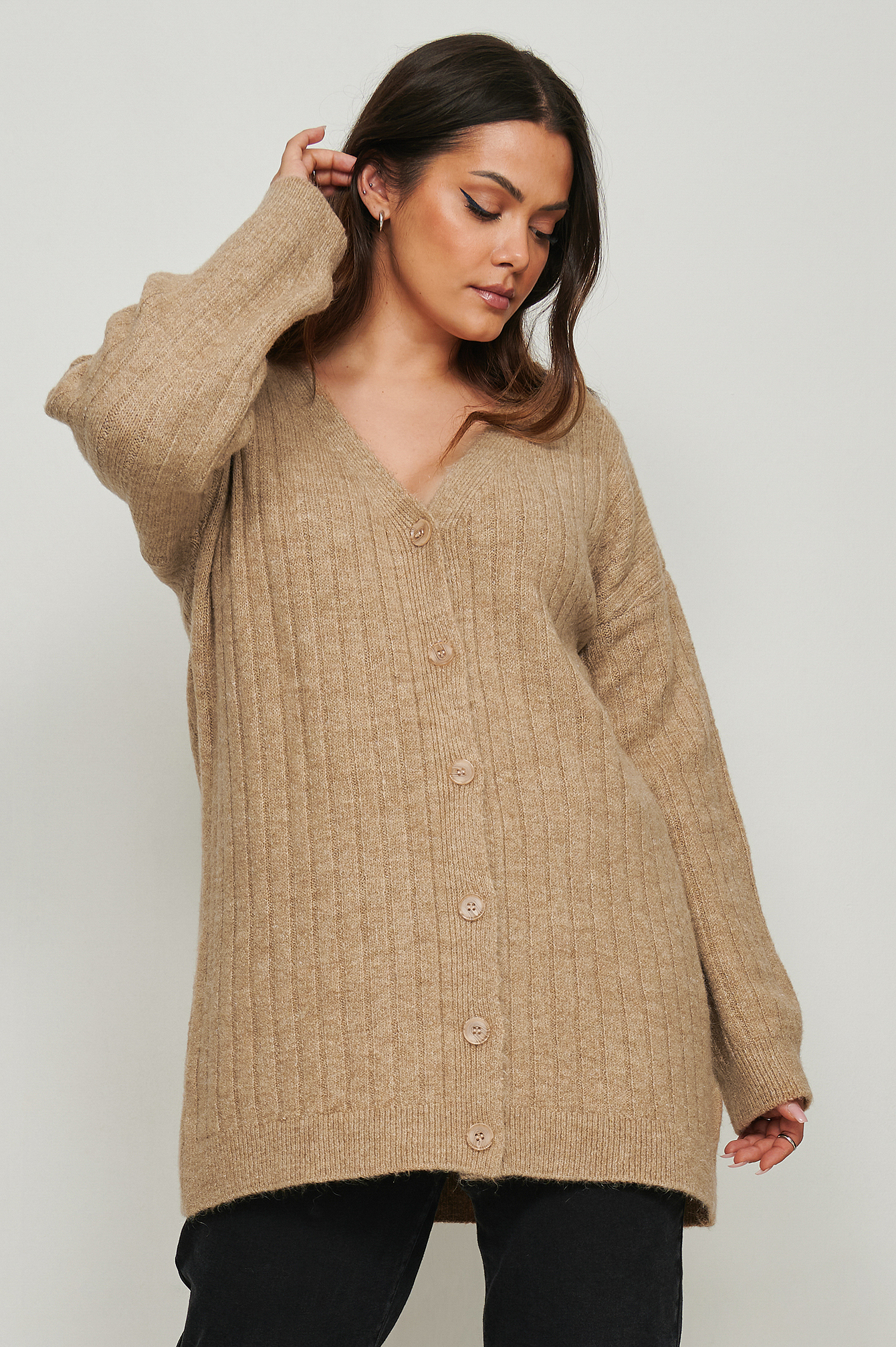 V-neck Knitted Cardigan Beige 