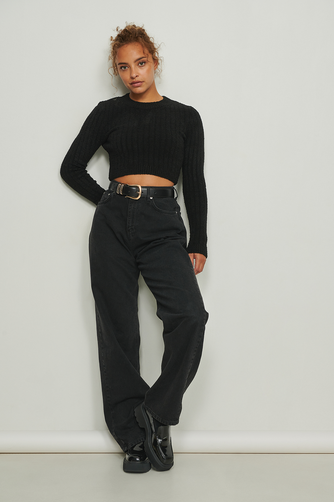 Black Knitted Cropped Sweater