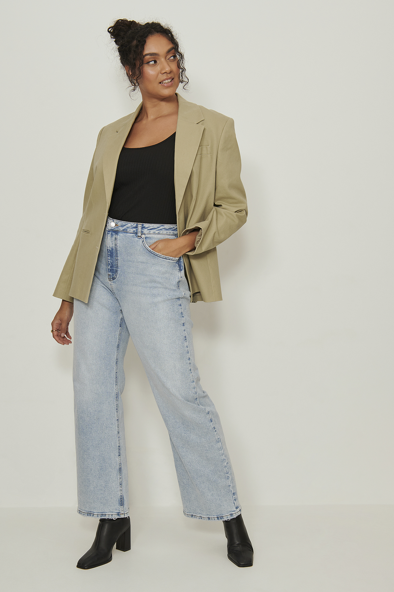 Round Neck Slim Cap Sleeve Top