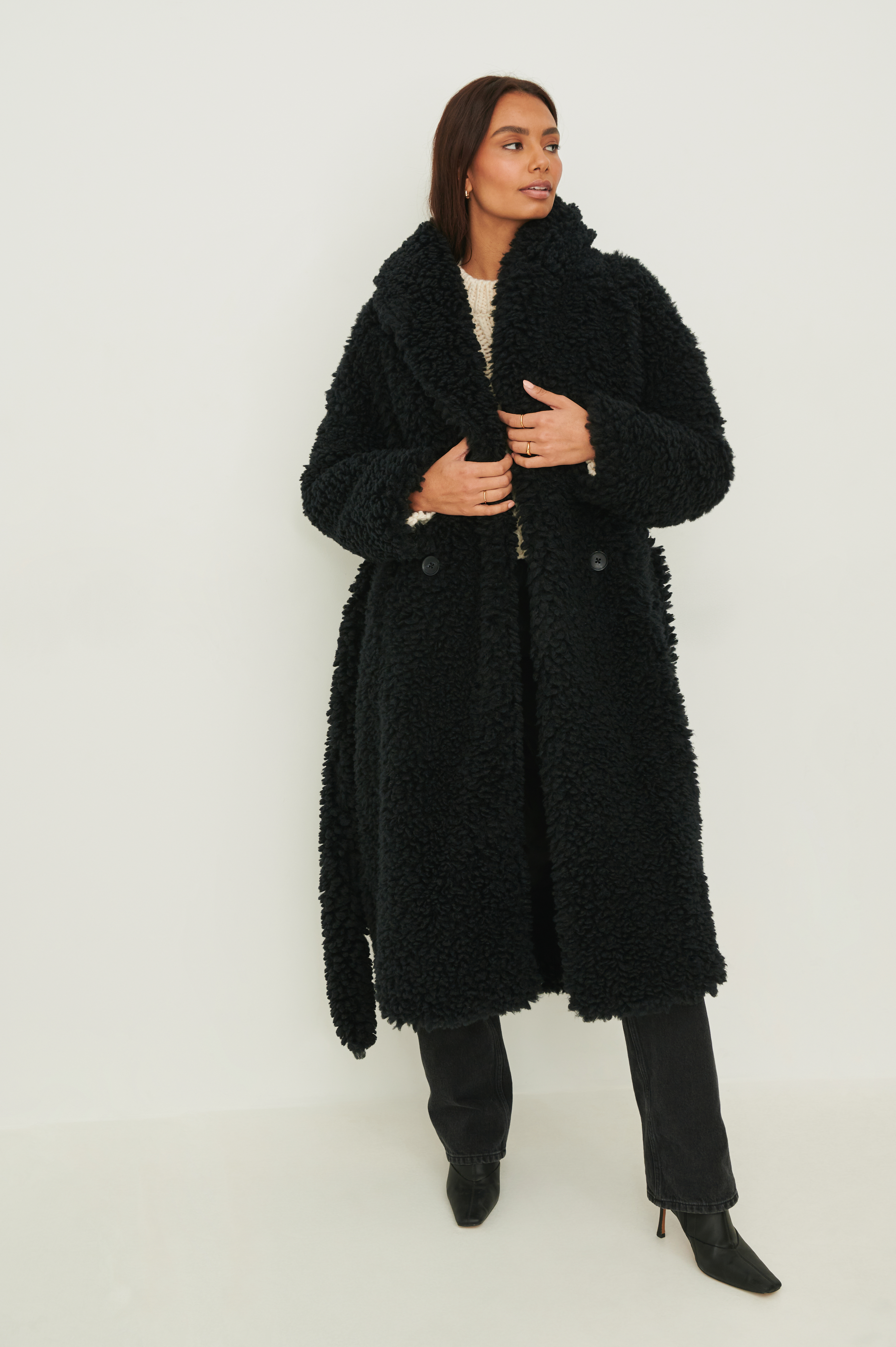 Fluffy Oversized Belted Coat Black | na 