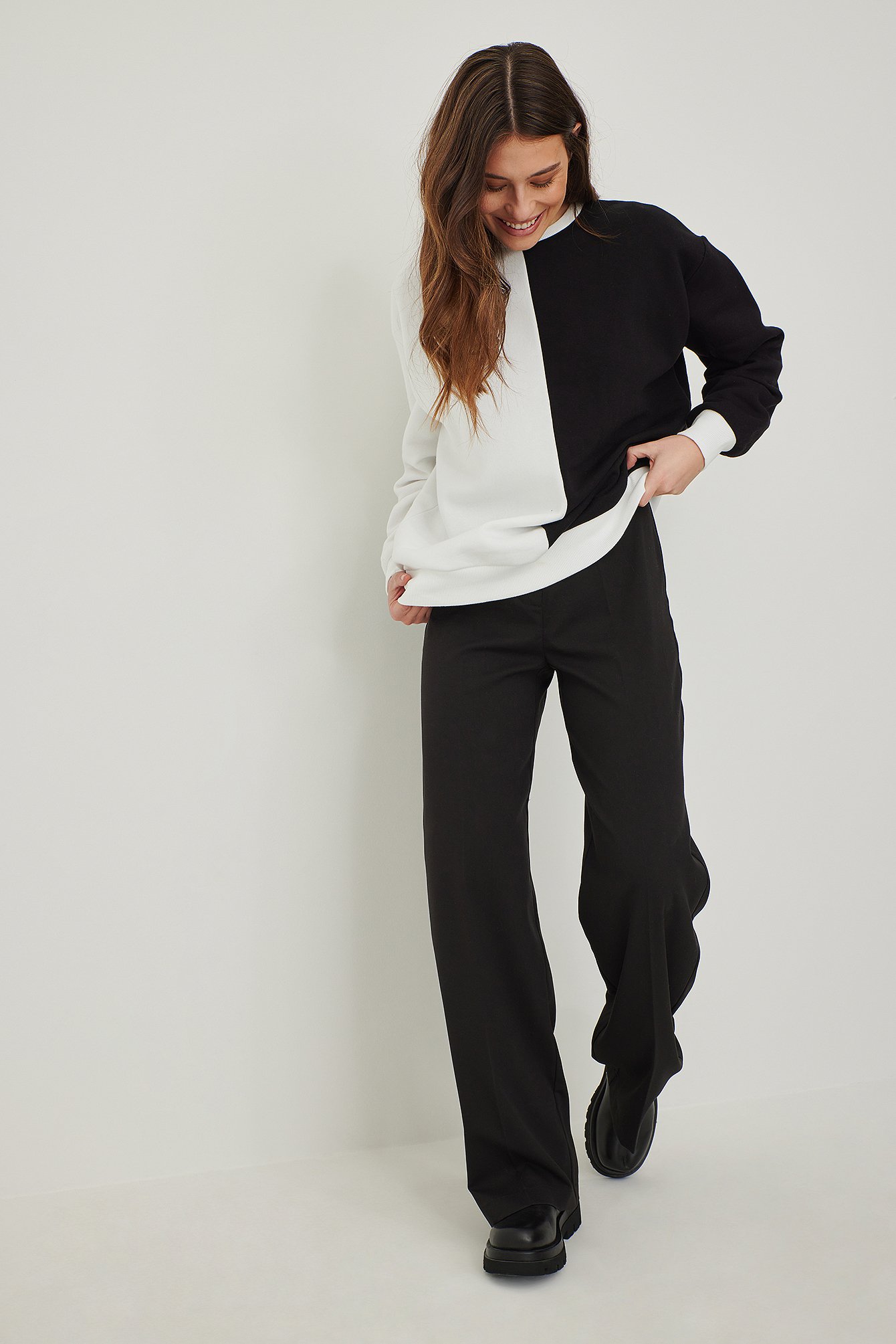 Seam Detailed Sweatshirt Outfit