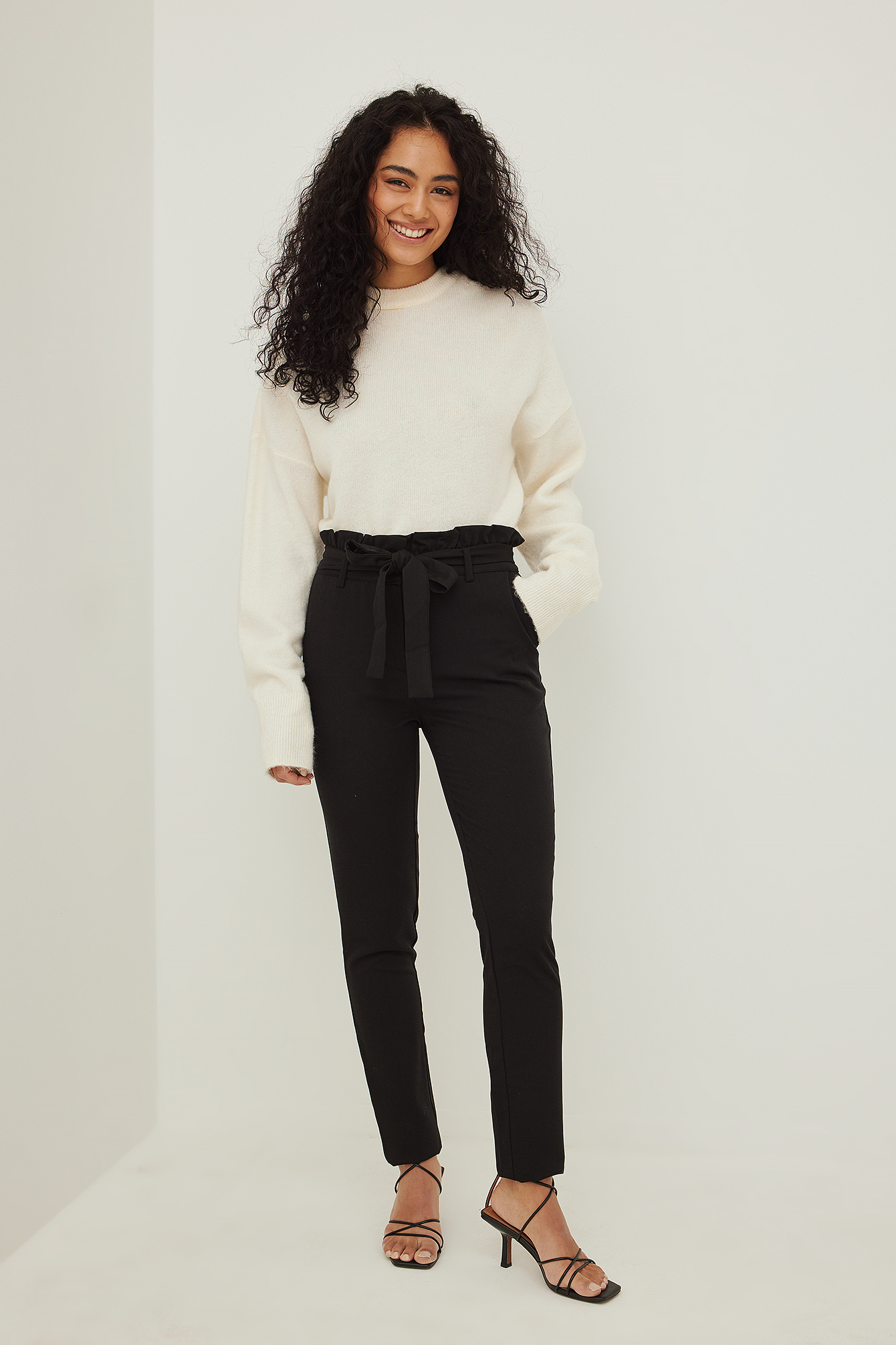 belted trousers