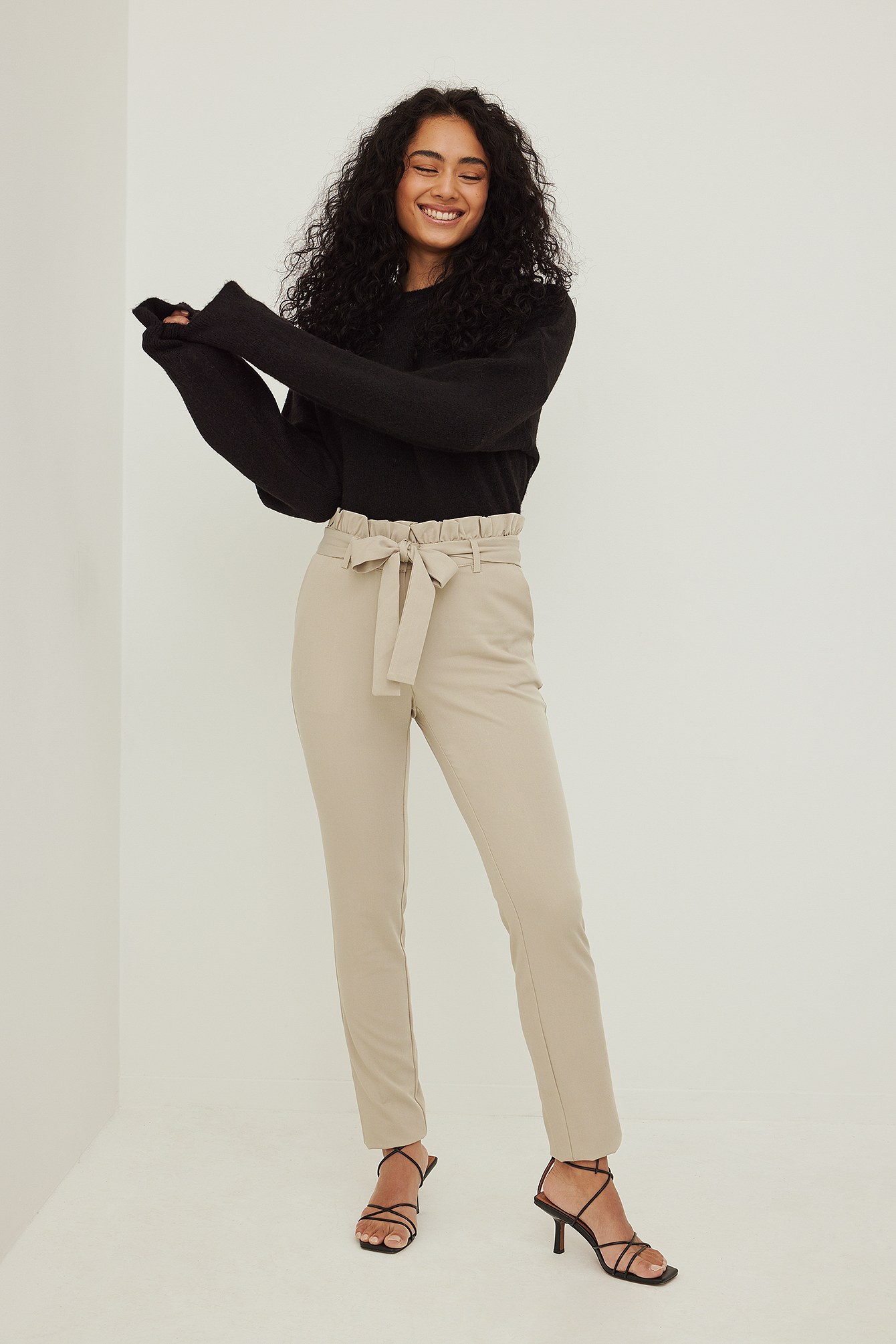 belted trousers