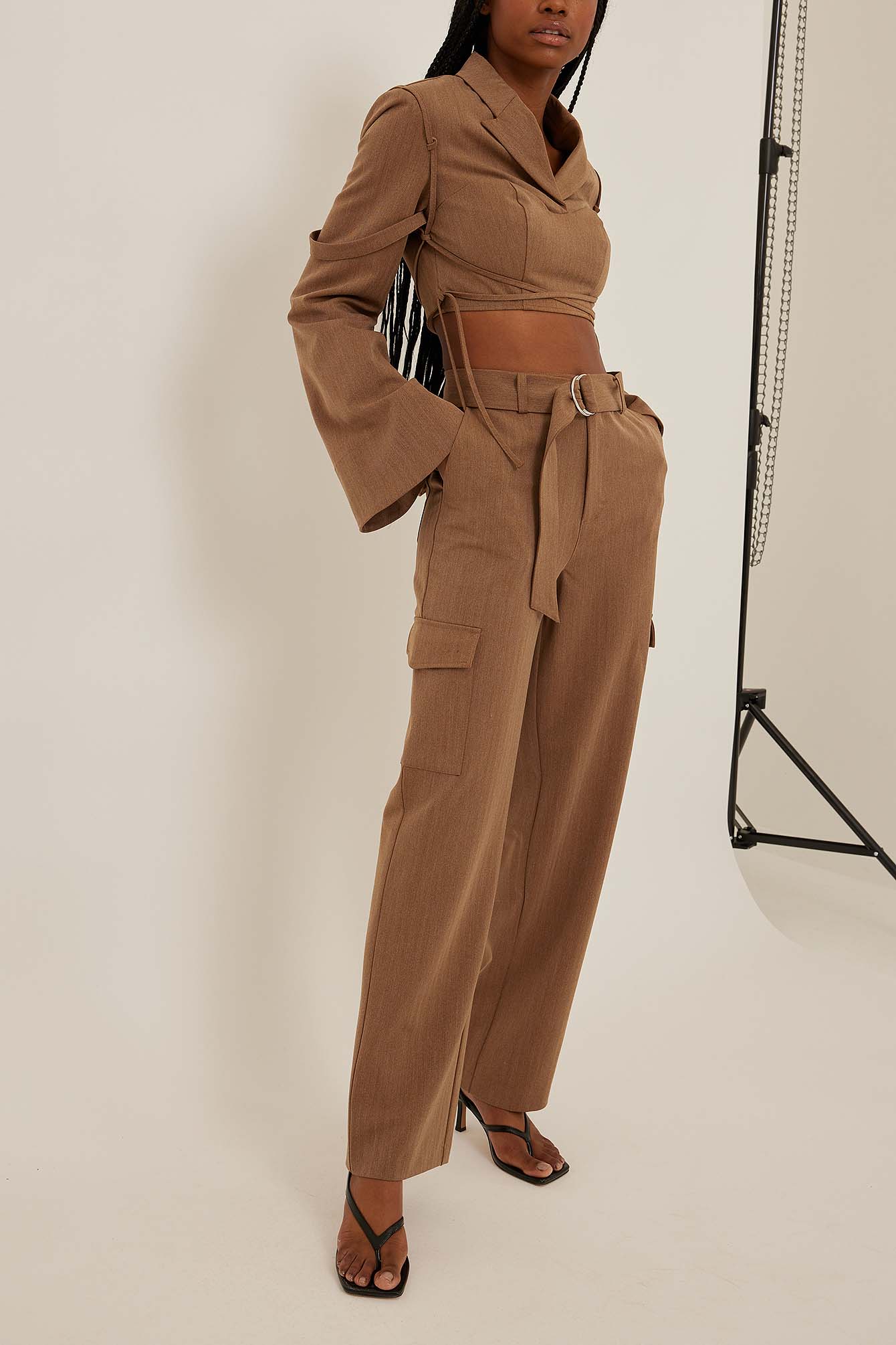 Strap Detailed Cropped Blazer Brown 
