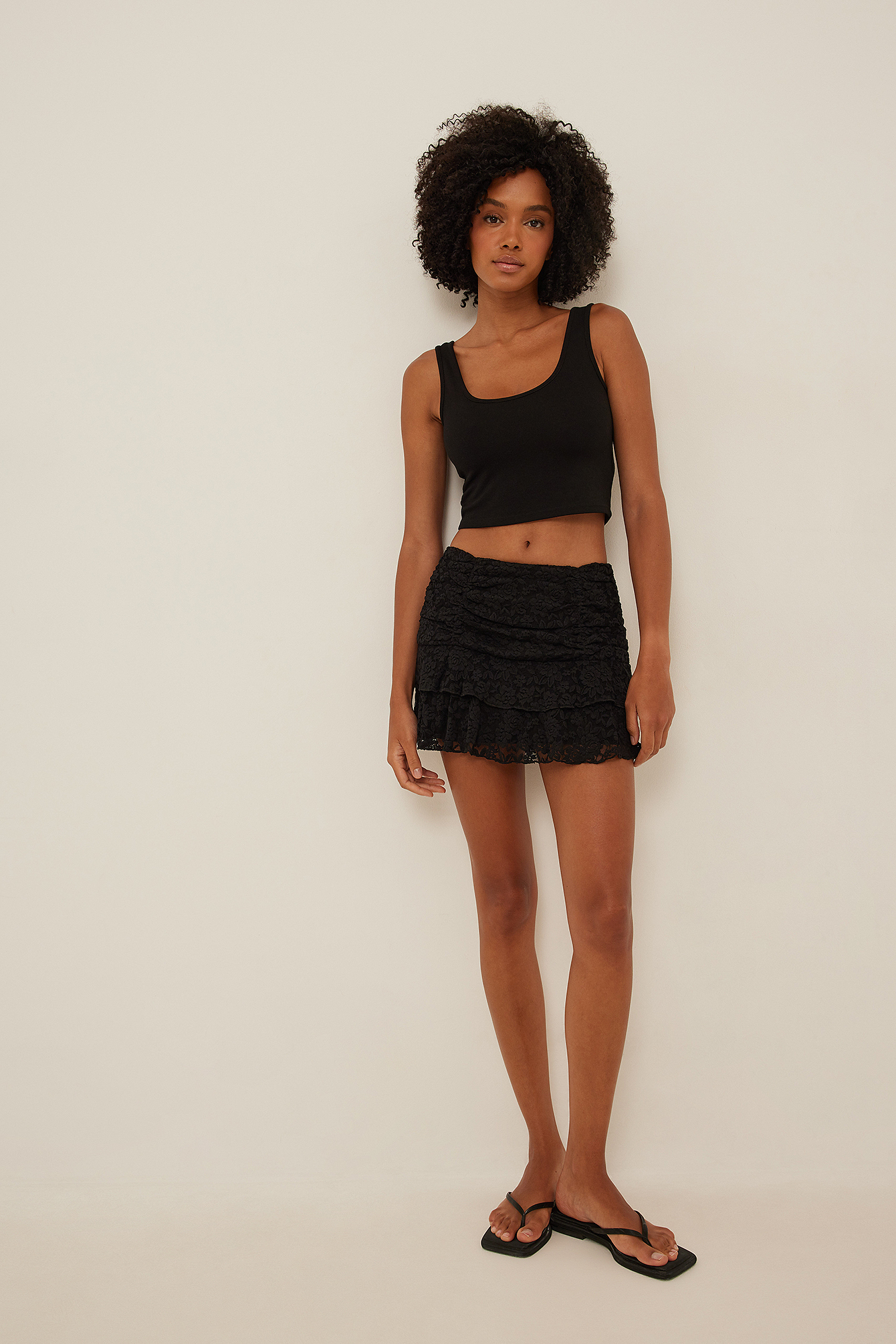 Low Waist Frilled Laced Mini Skirt Outfit