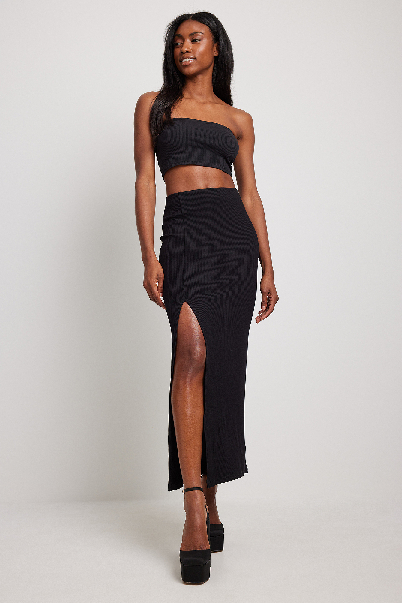 Ribbed Slit Detail Maxi Skirt Outfit