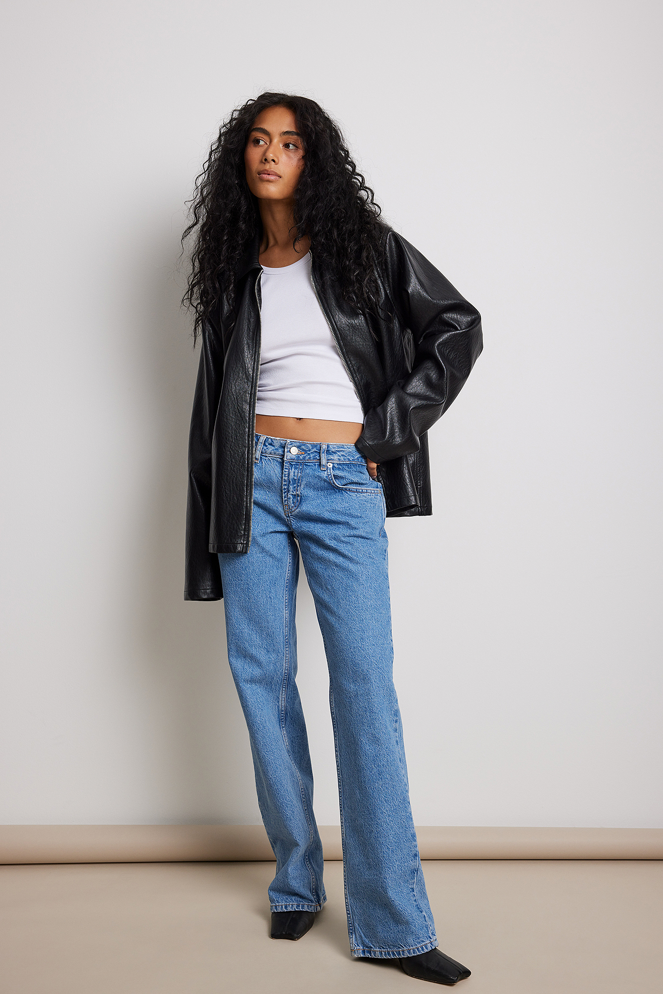 Low Waist Straight Denim Outfit