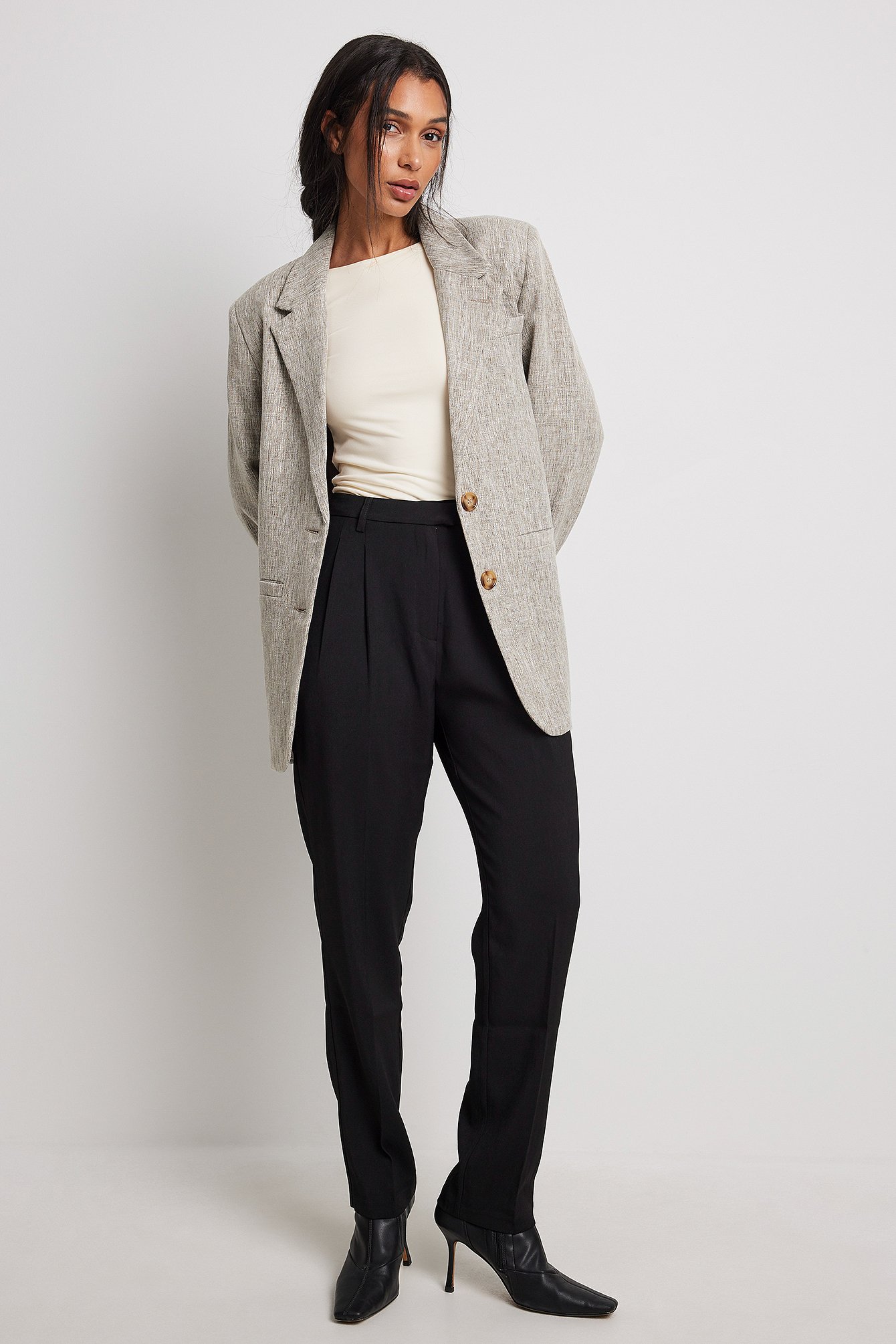 Cropped High Waist Suit Pants Outfit.