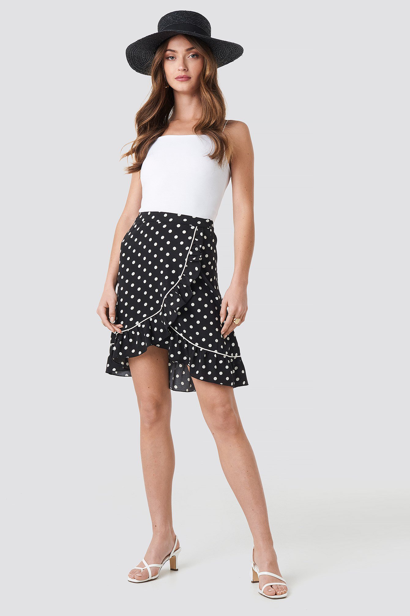 Binding Detail Dot Mini Skirt Outfit.