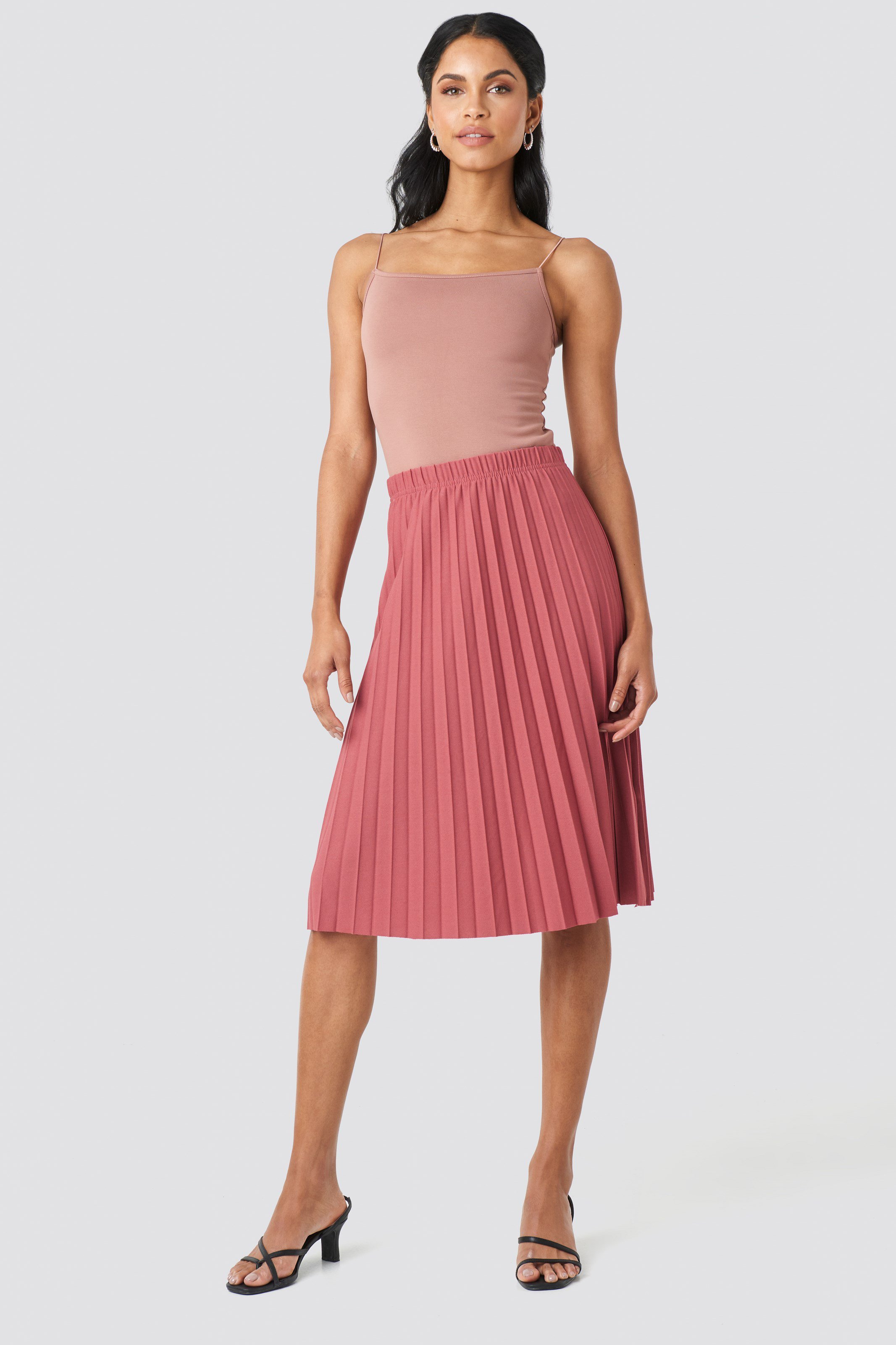 Yol Pleated Midi Skirt Outfit.