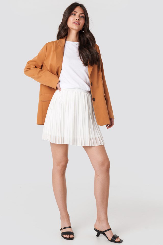 Mini Pleated Skirt White Outfit