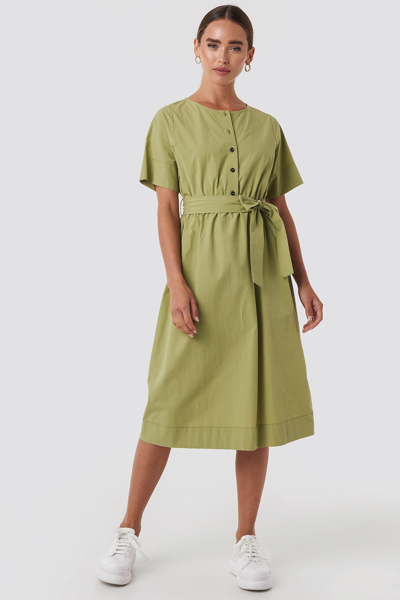 Round Neck Button Up Midi Dress Green Outfit