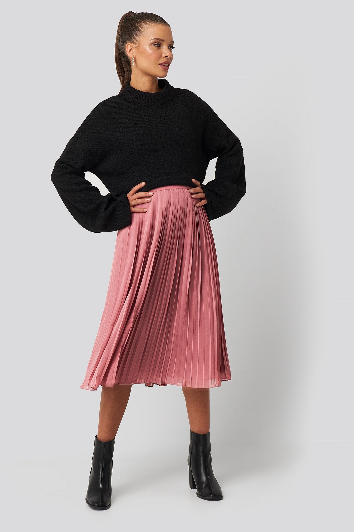 Pleated Midi Skirt Pink Outfit.
