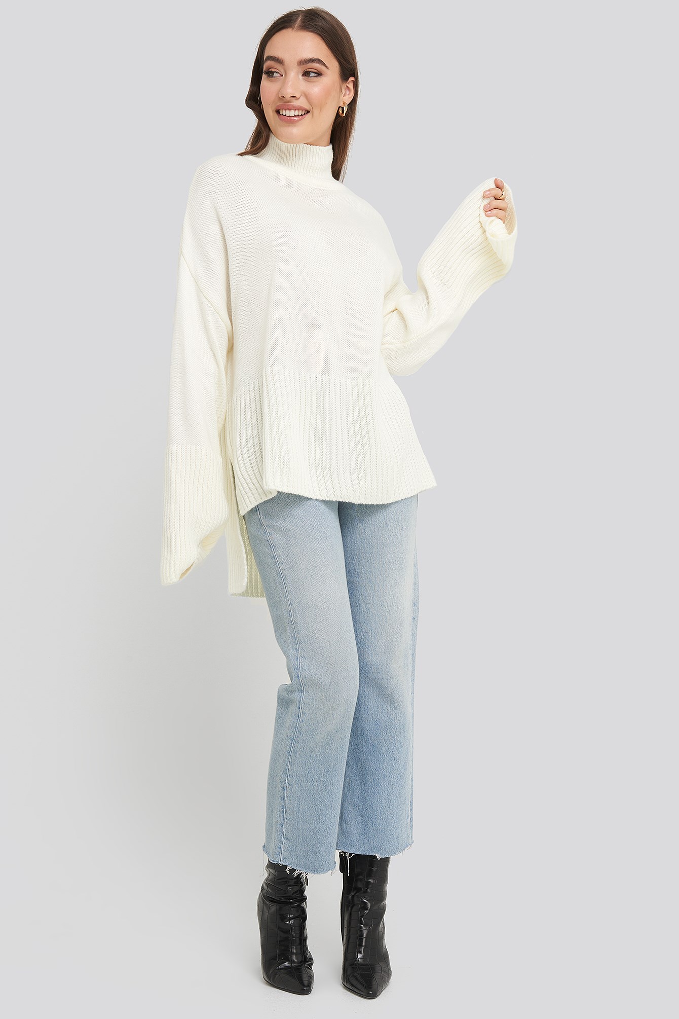 Vertical Neck Sweater White Outfit