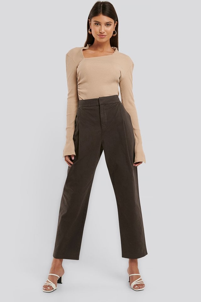 Cropped Pleated Tapered Pants