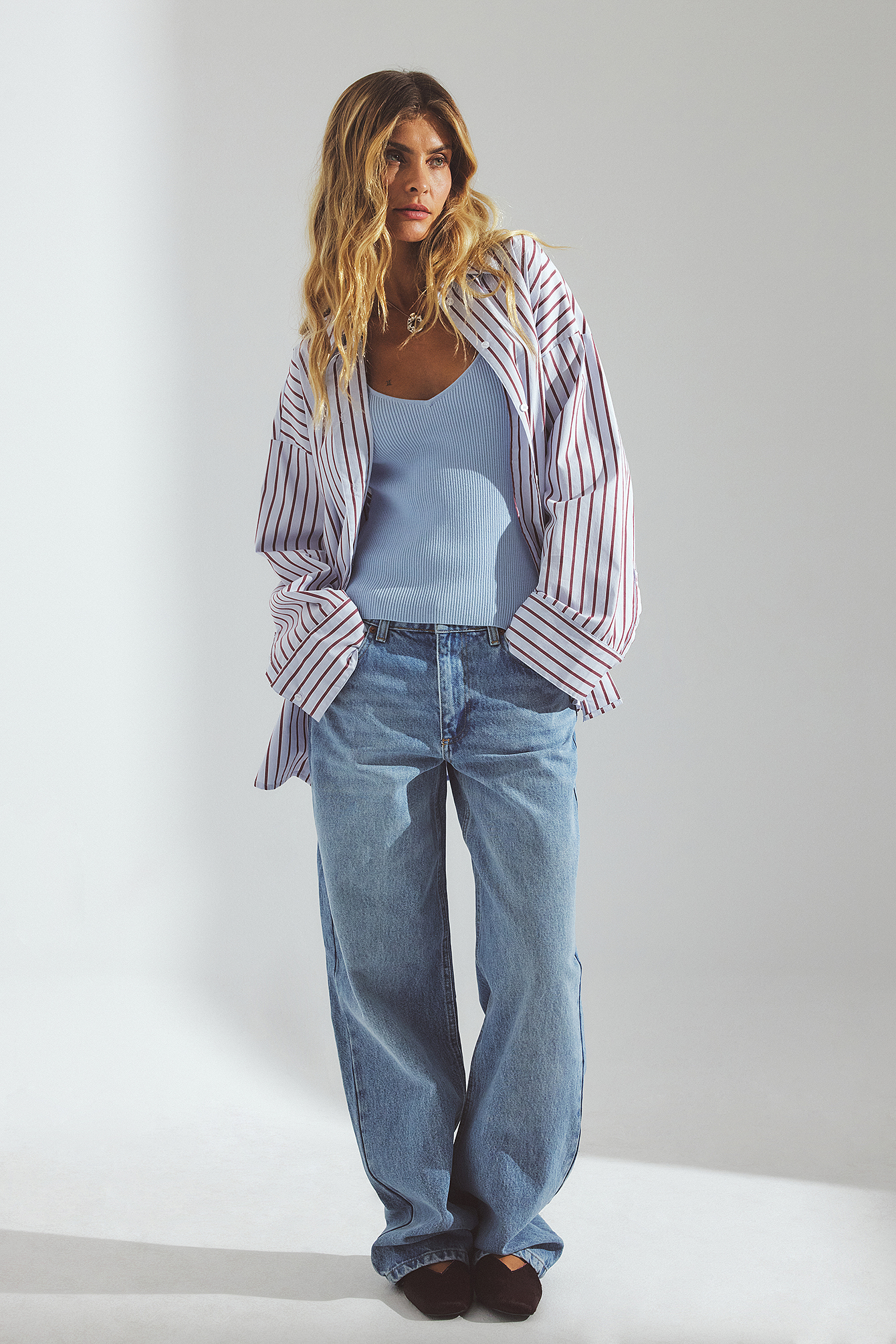 Straight mid waist jeans