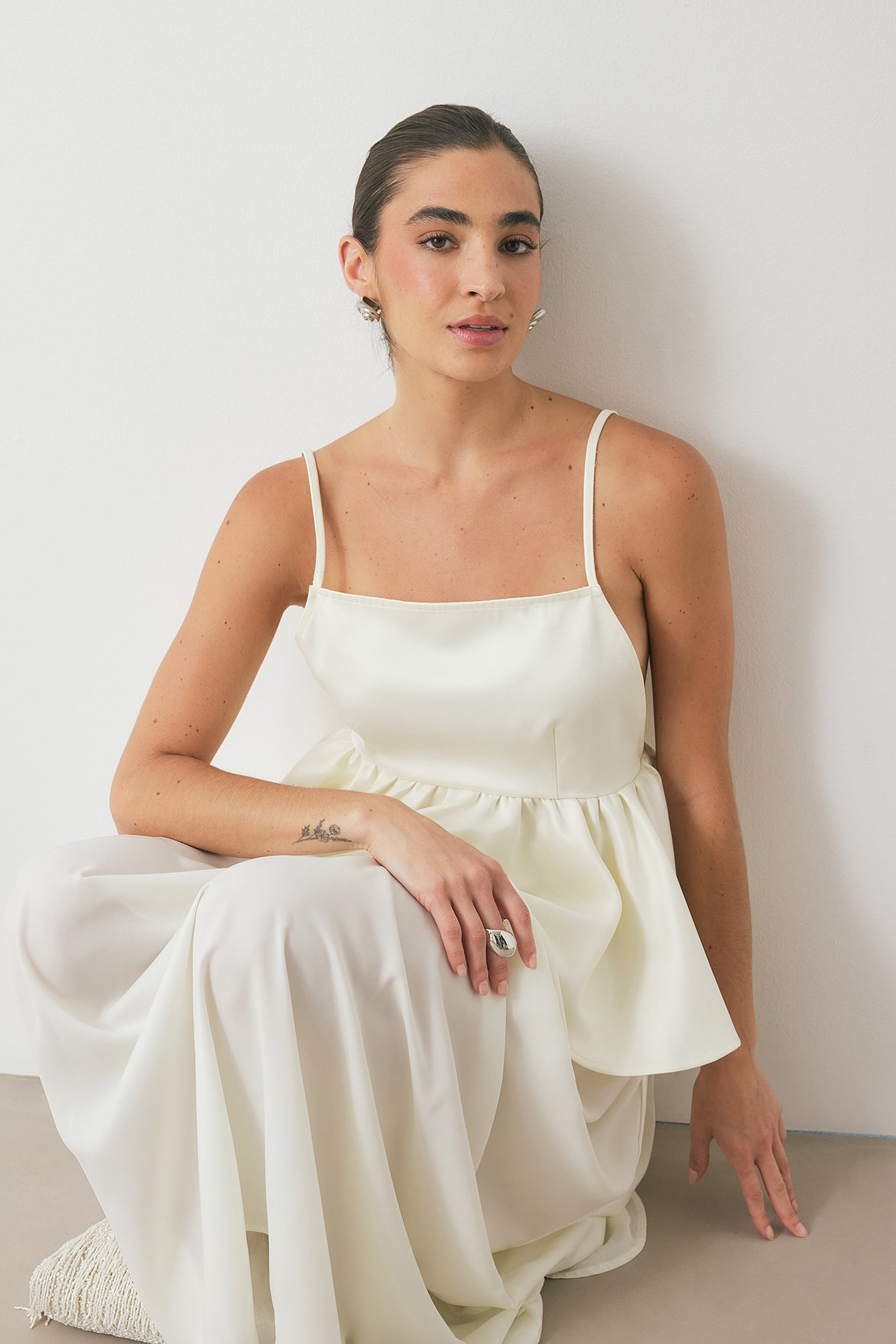 Strap Open Back Peplum Top Offwhite | NA-KD