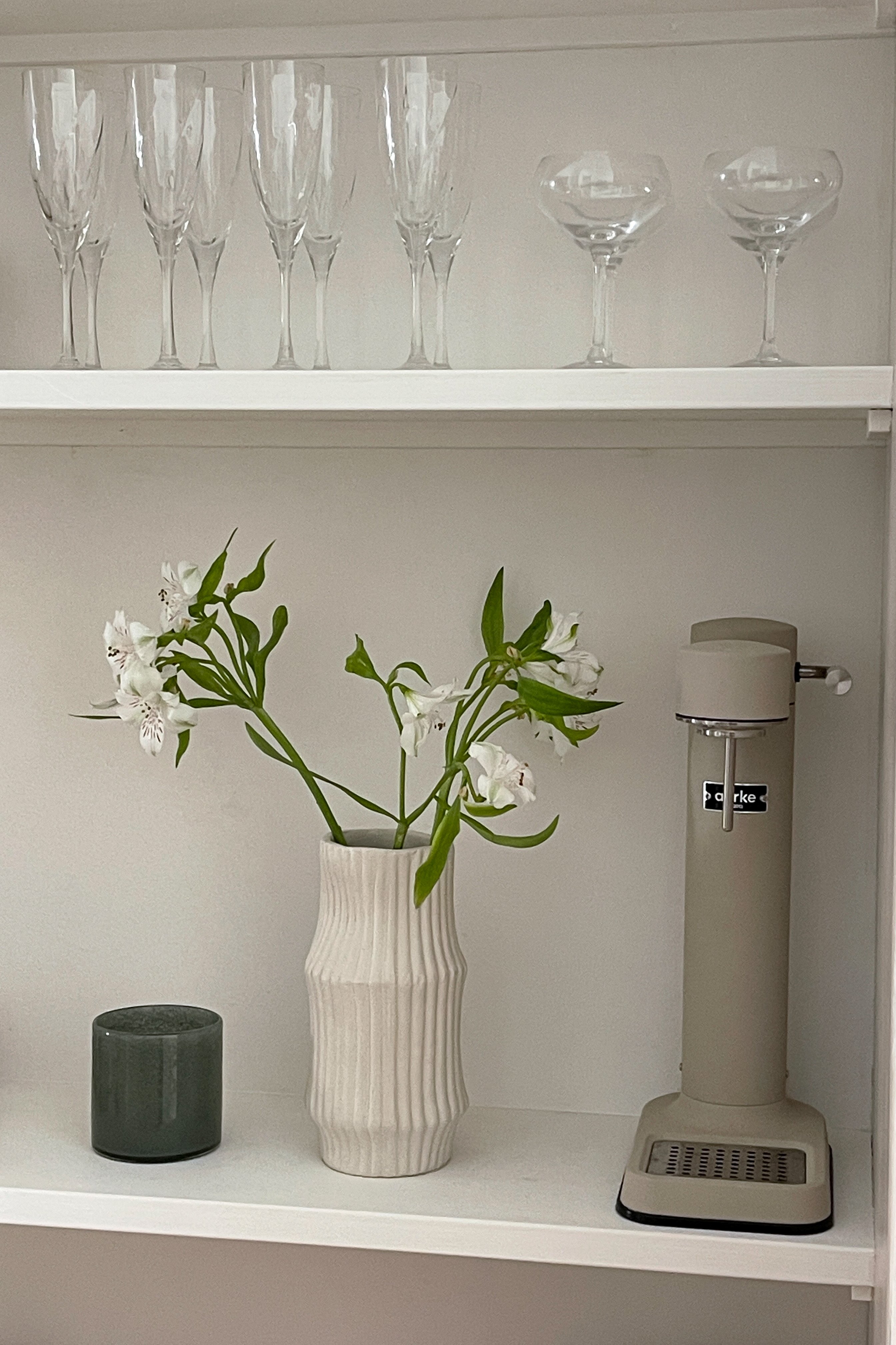 Beige Eco vase med striber