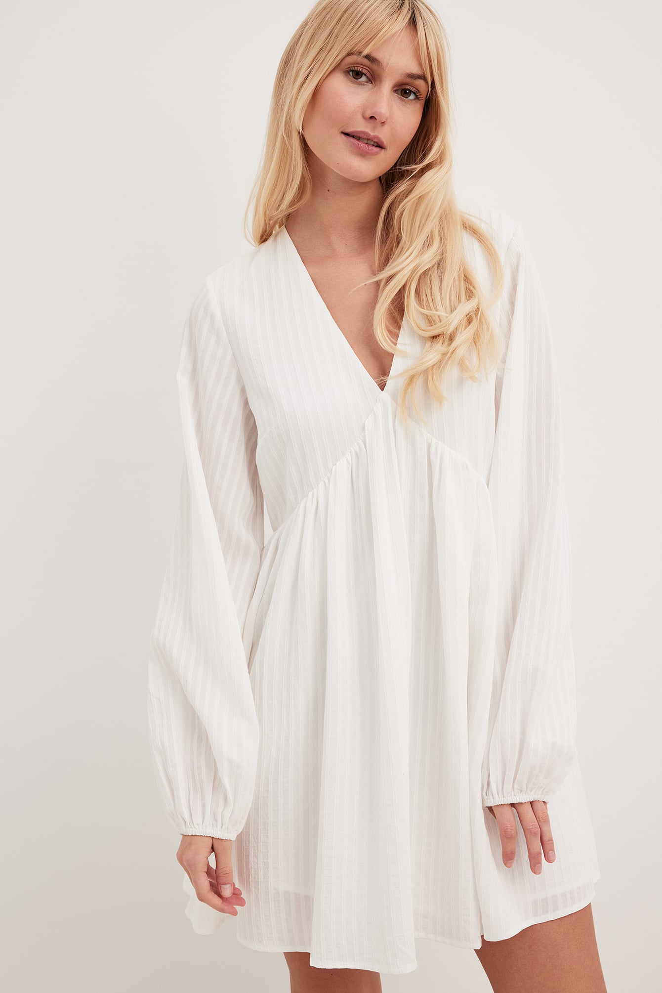 NA-KD Structured Flowy Mini Dress - Summer Dresses - White - EU 34 NA-KD Structured Flowy Mini Dress - Summer Dresses - White - EU 34