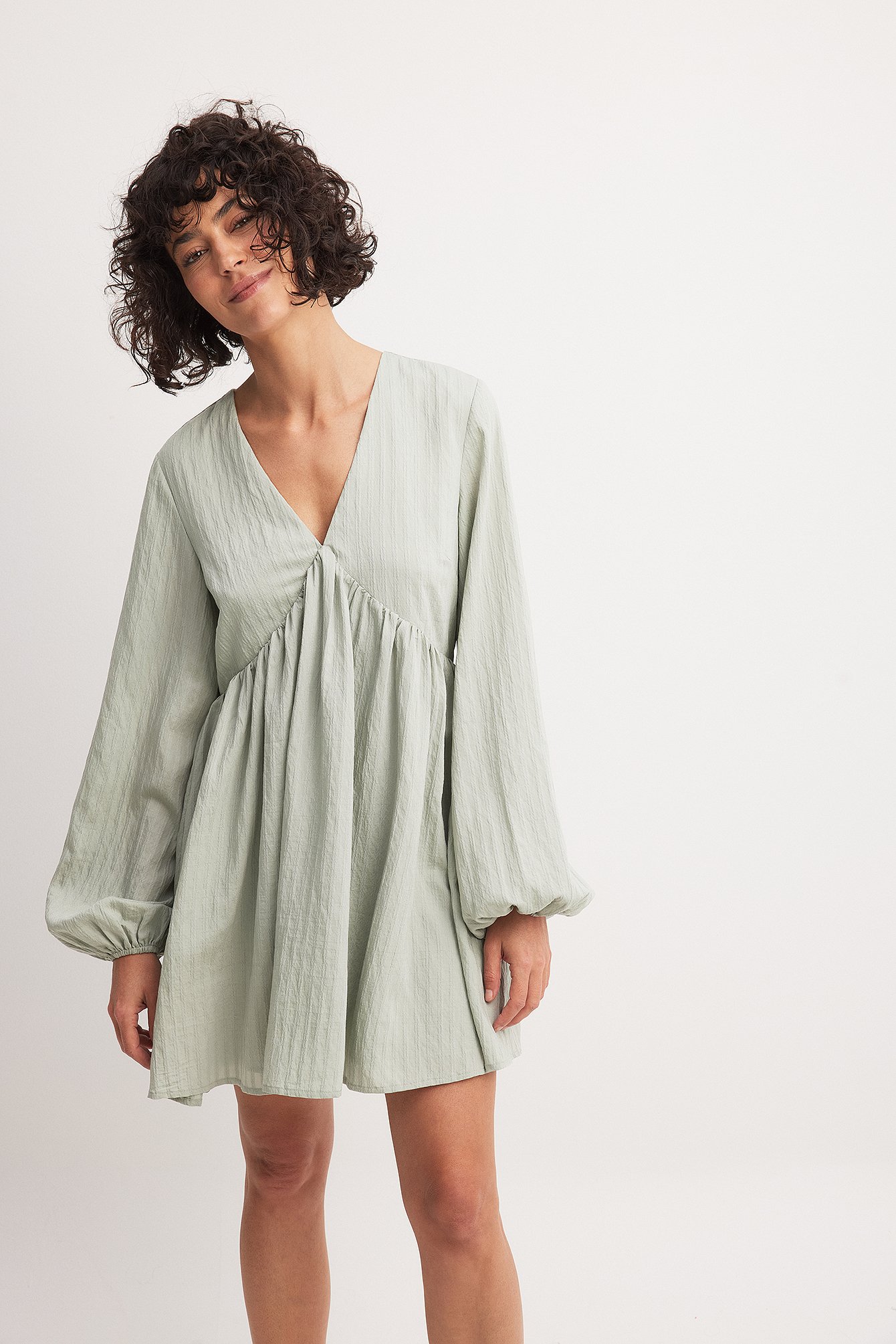 Structured Flowy Mini Dress Green | NA-KD Structured Flowy Mini Dress Green | NA-KD