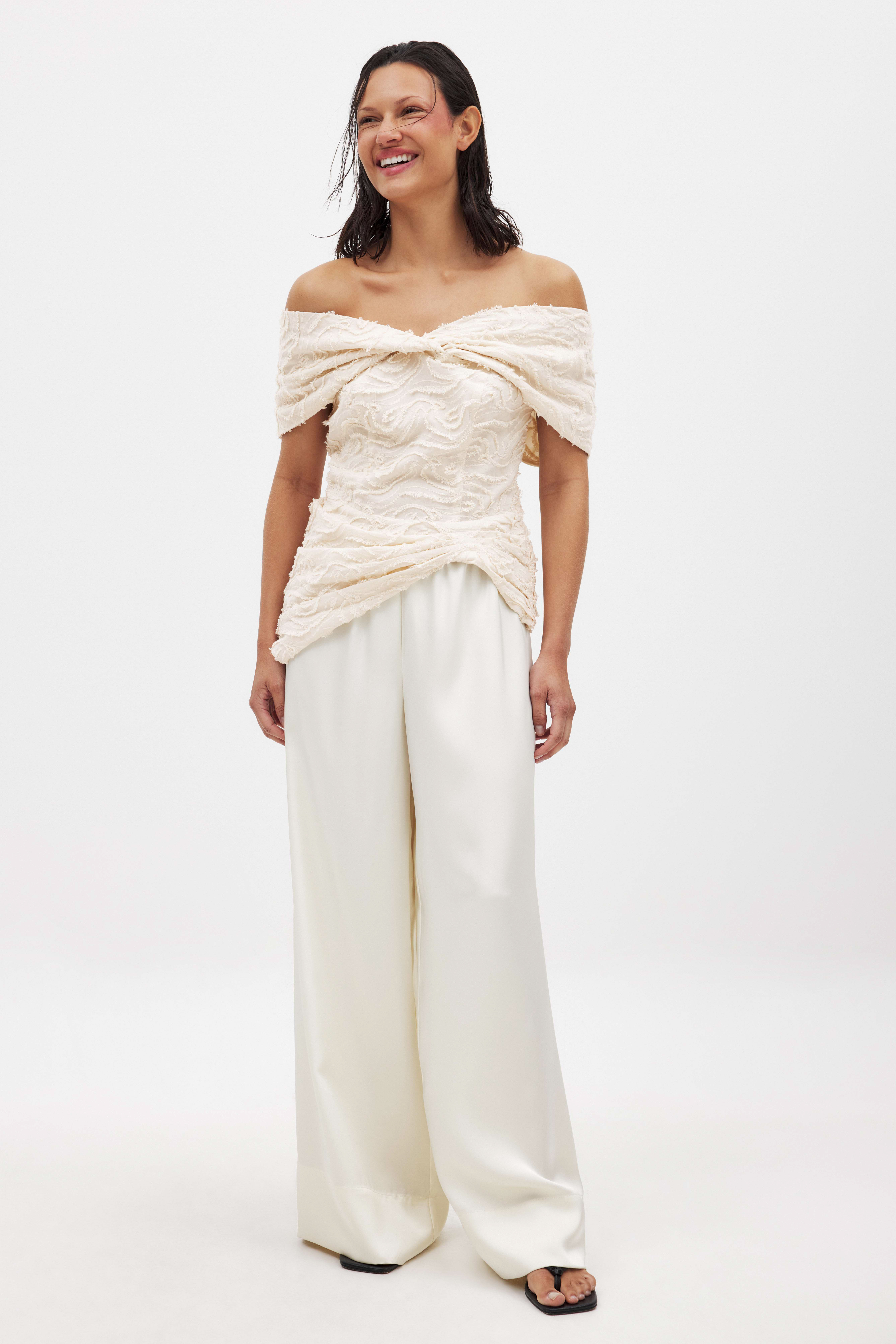 NA-KD ART Structured Off Shoulder Top - Off Shoulder Tops - Beige - EU 38 - NA-KD / NAKD