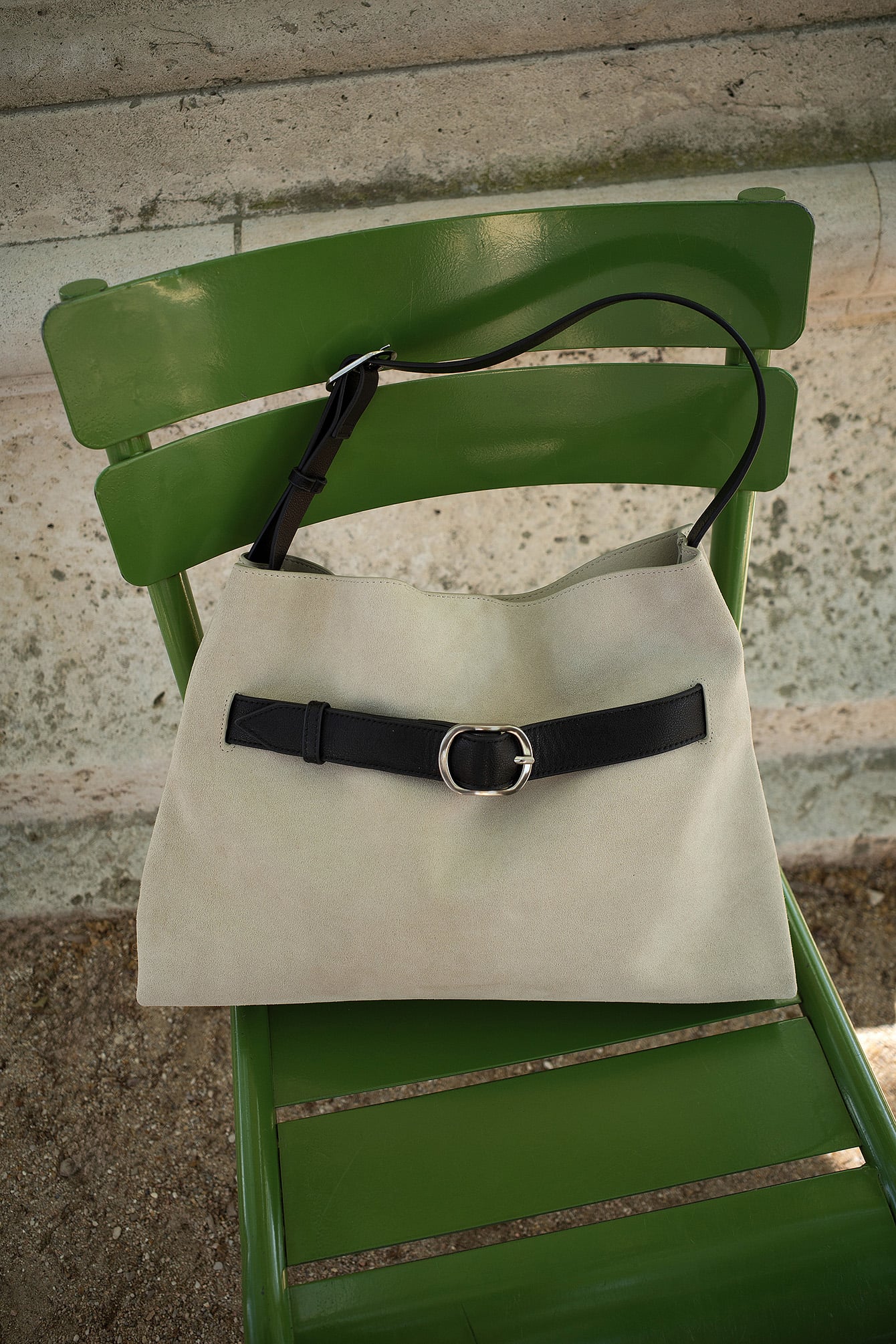 Bolso de ante con detalle de cinturón - Bolsos - Beige - One Size - NA-KD / NAKD