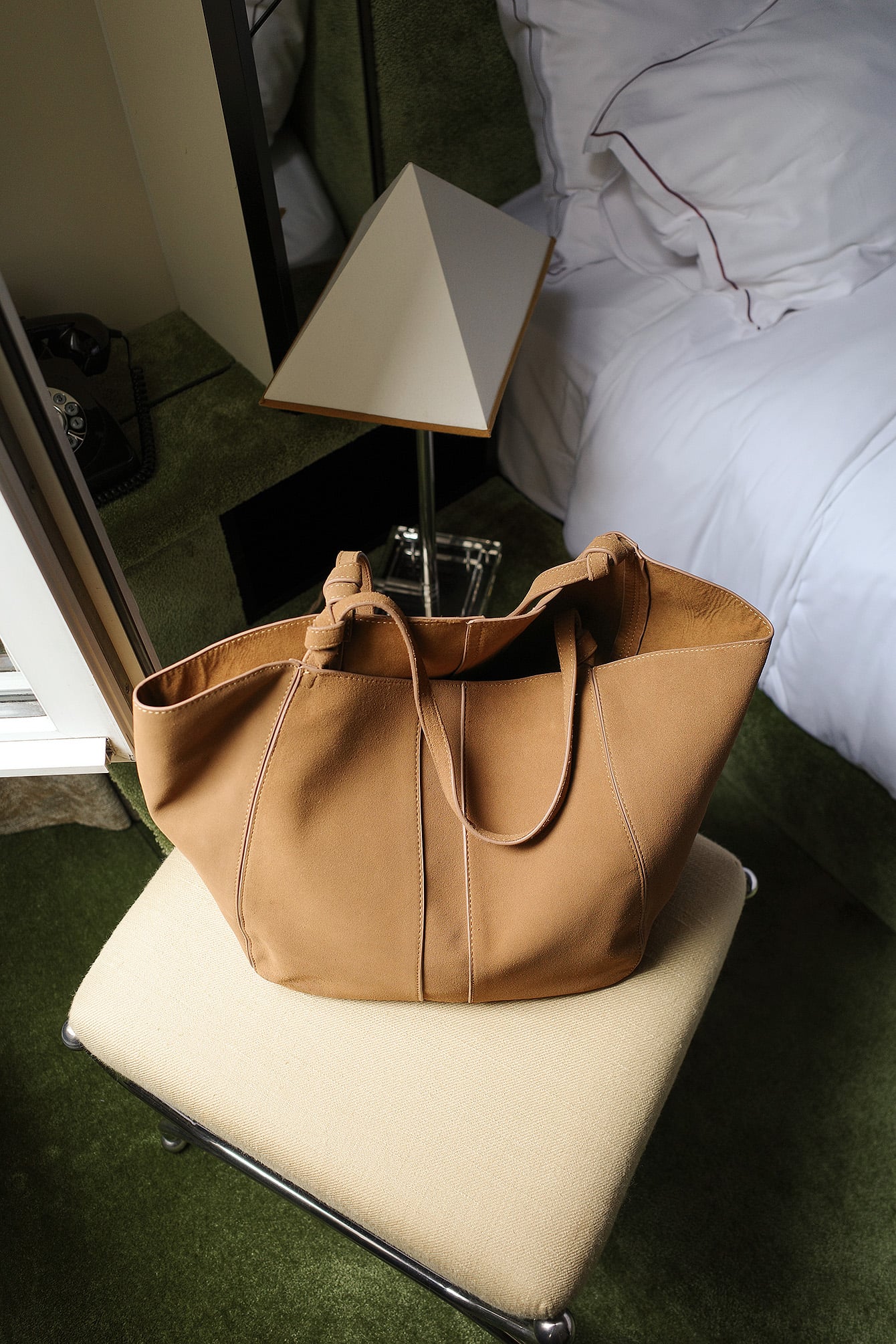 Premium Selection Bolso de ante con detalle de nudo - Bolsos - Brown - One Size - NA-KD / NAKD