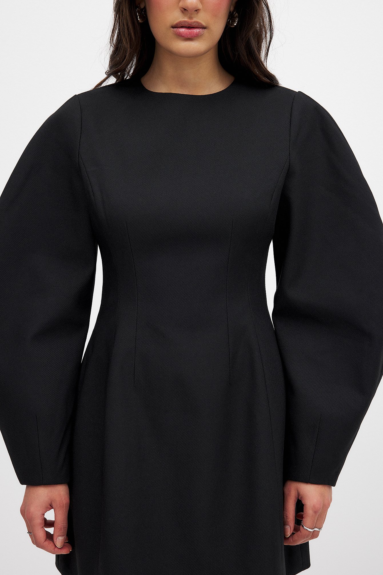 NA-KD tailliertes Minikleid mit formgeschnittenen Ärmeln - Partykleider - Schwarz - EU 38 - NA-KD / NAKD