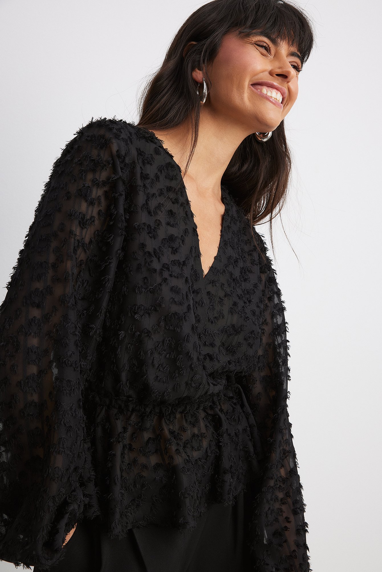 Blusa de gasa texturizada con cintura marcada - Blusas - Black - EU 32 - NA-KD / NAKD