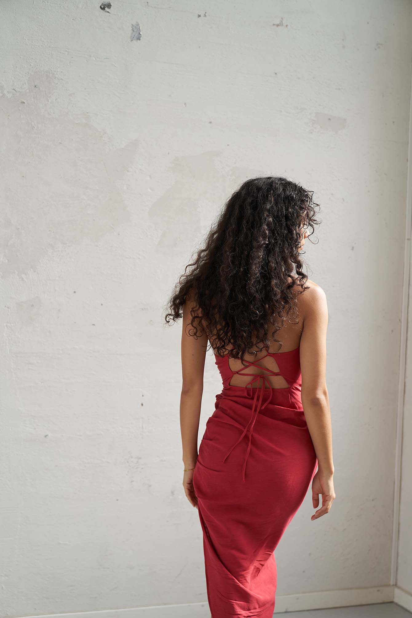 Red Slip-Kleid mit dünnen Trägern