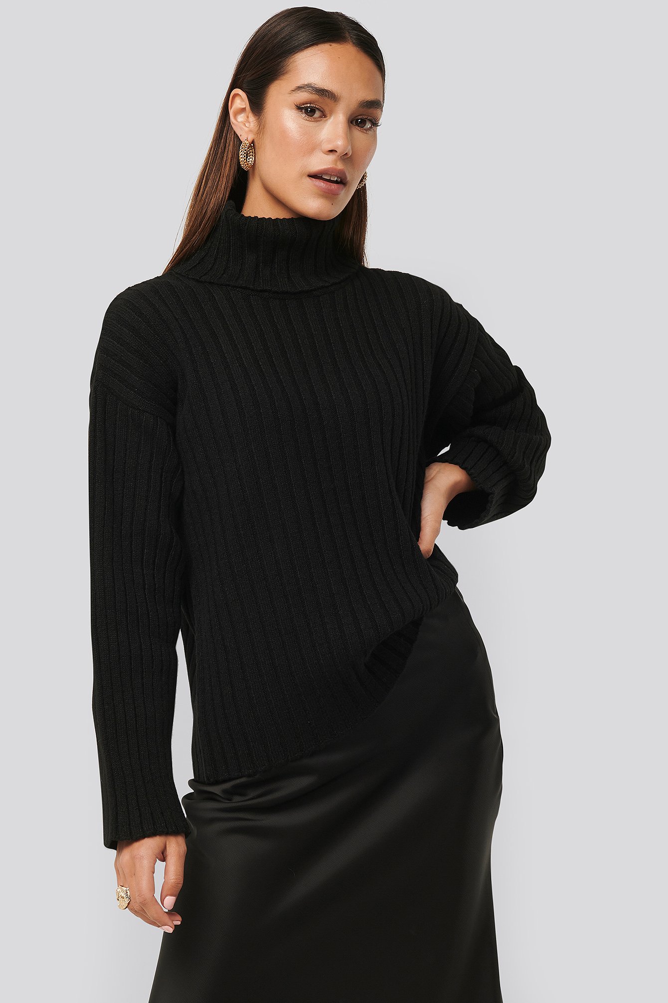Black Oversized Ribbed Knitted Sweater