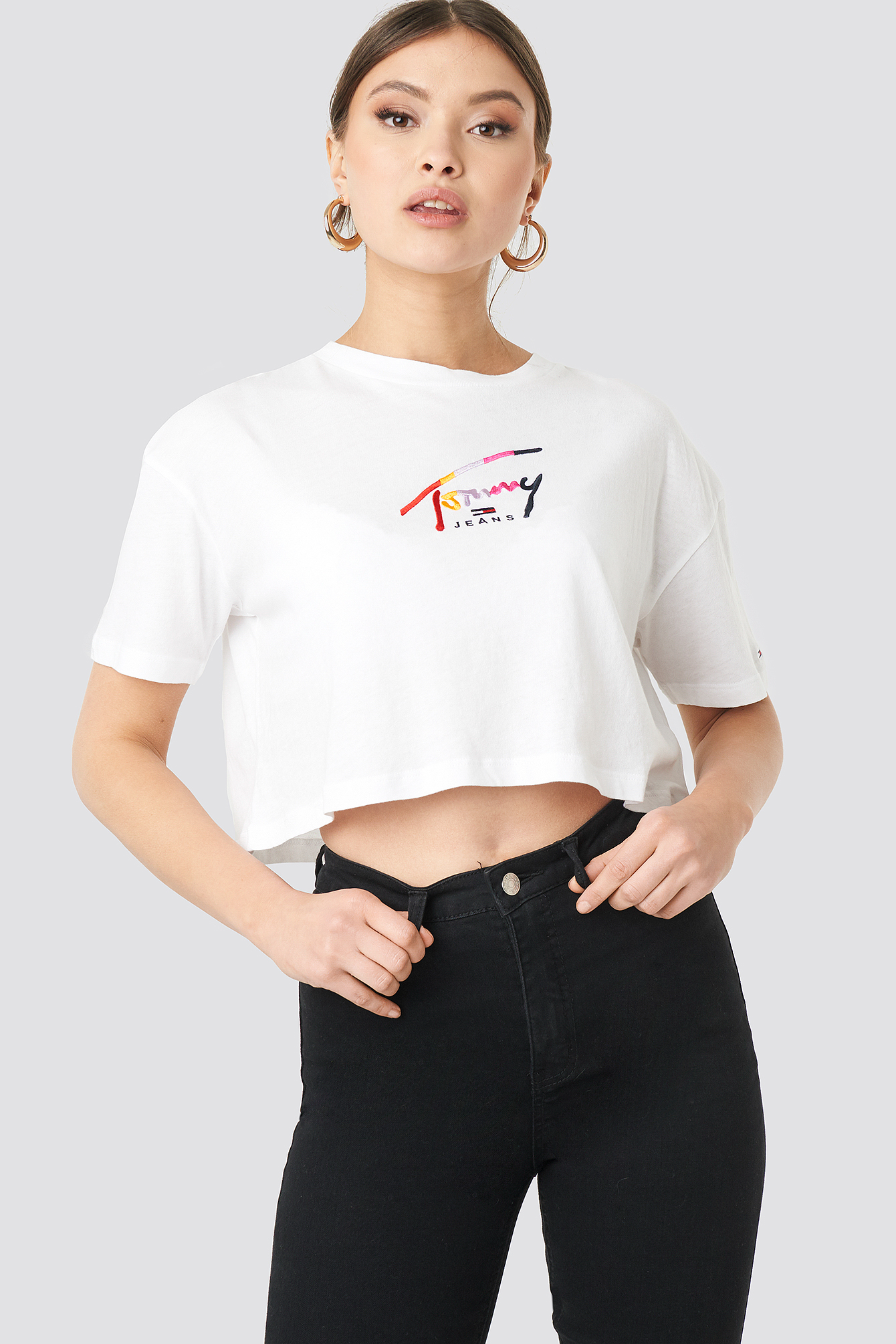 Cropped Tommy Script Tee White | na-kd.com