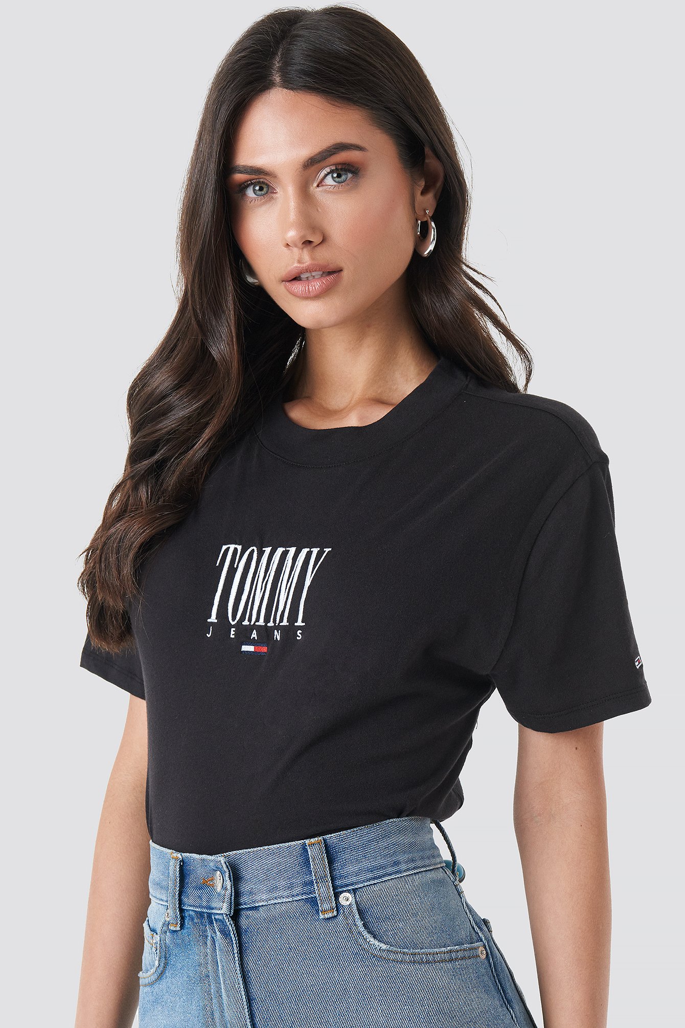 Tommy Jeans Emroidery Graphic Tee Black | na-kd.com