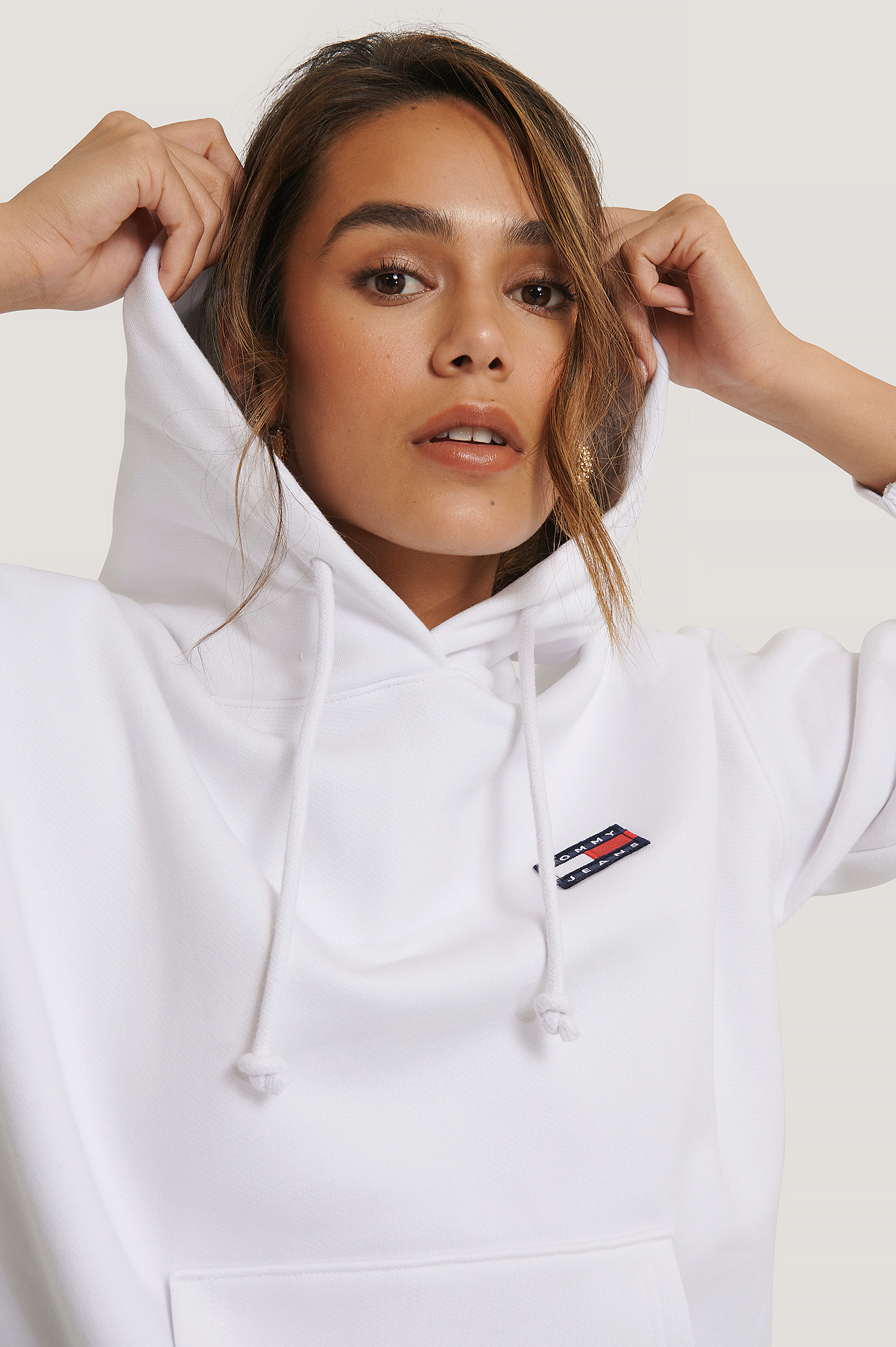 tommy badge hoodie white