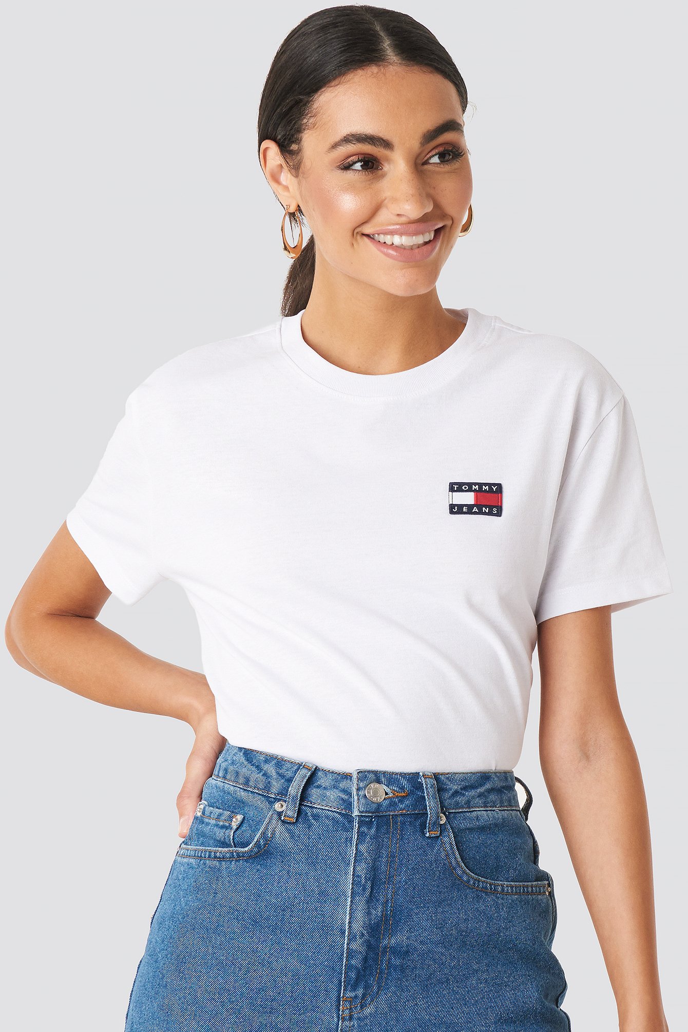 Tommy Jeans Badge Tee White | na-kd.com