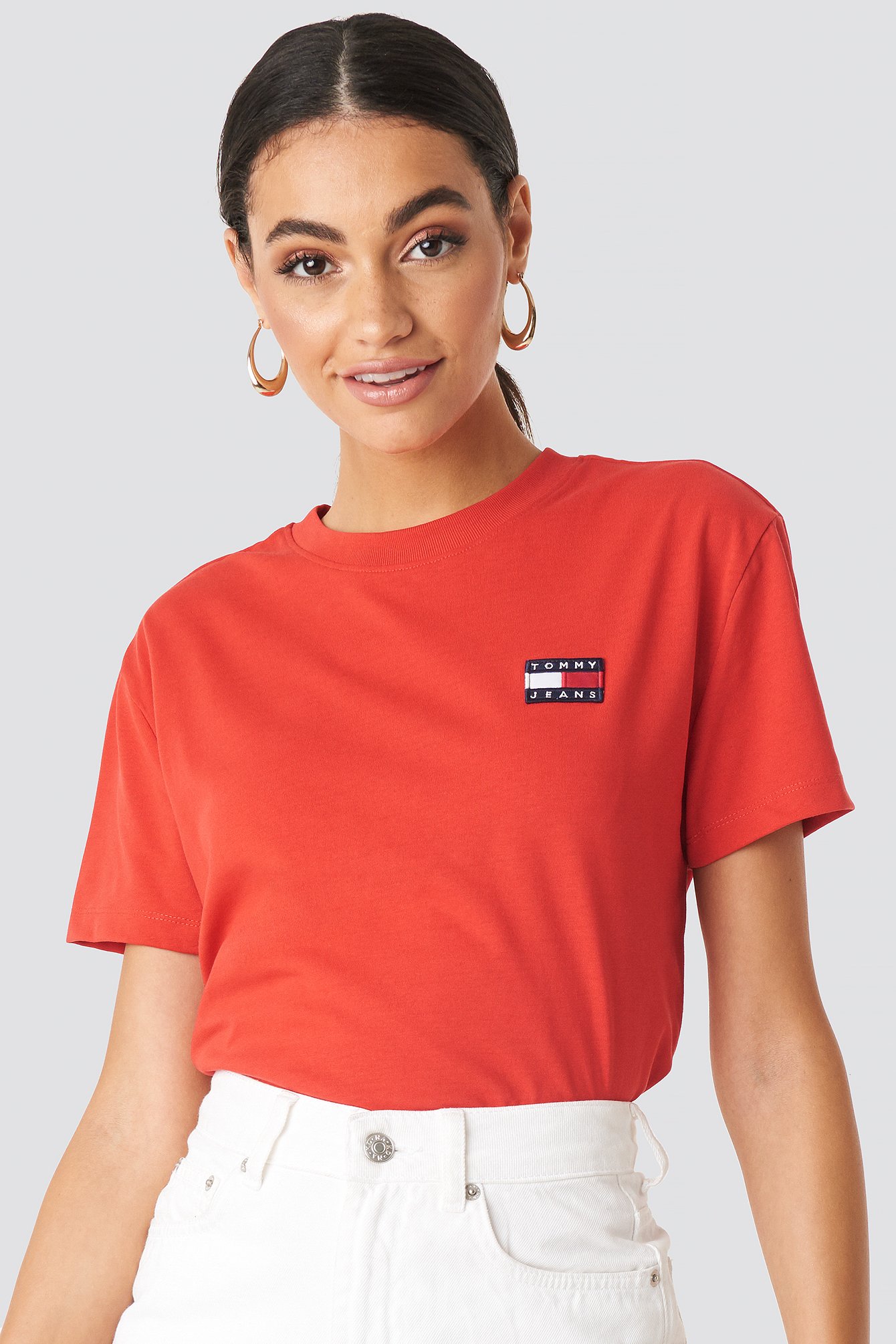 tommy jeans badge tee